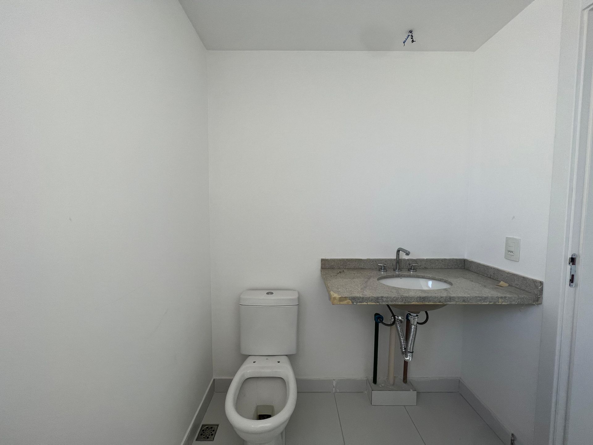 Apartamento 3 quartos sendo 1 suíte para venda no bairro Jardim do Salso em Porto Alegre