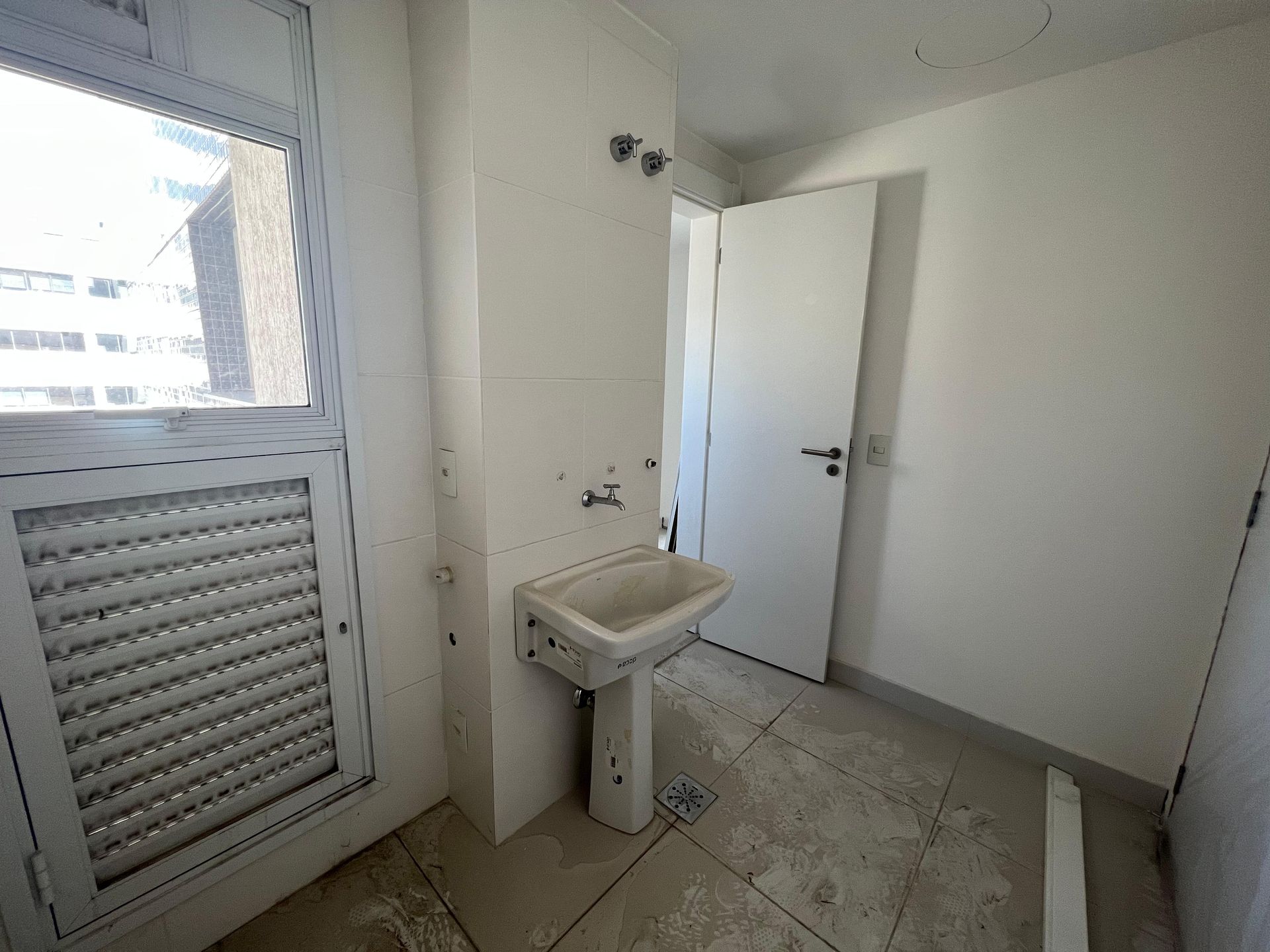 Apartamento 3 quartos sendo 1 suíte para venda no bairro Jardim do Salso em Porto Alegre