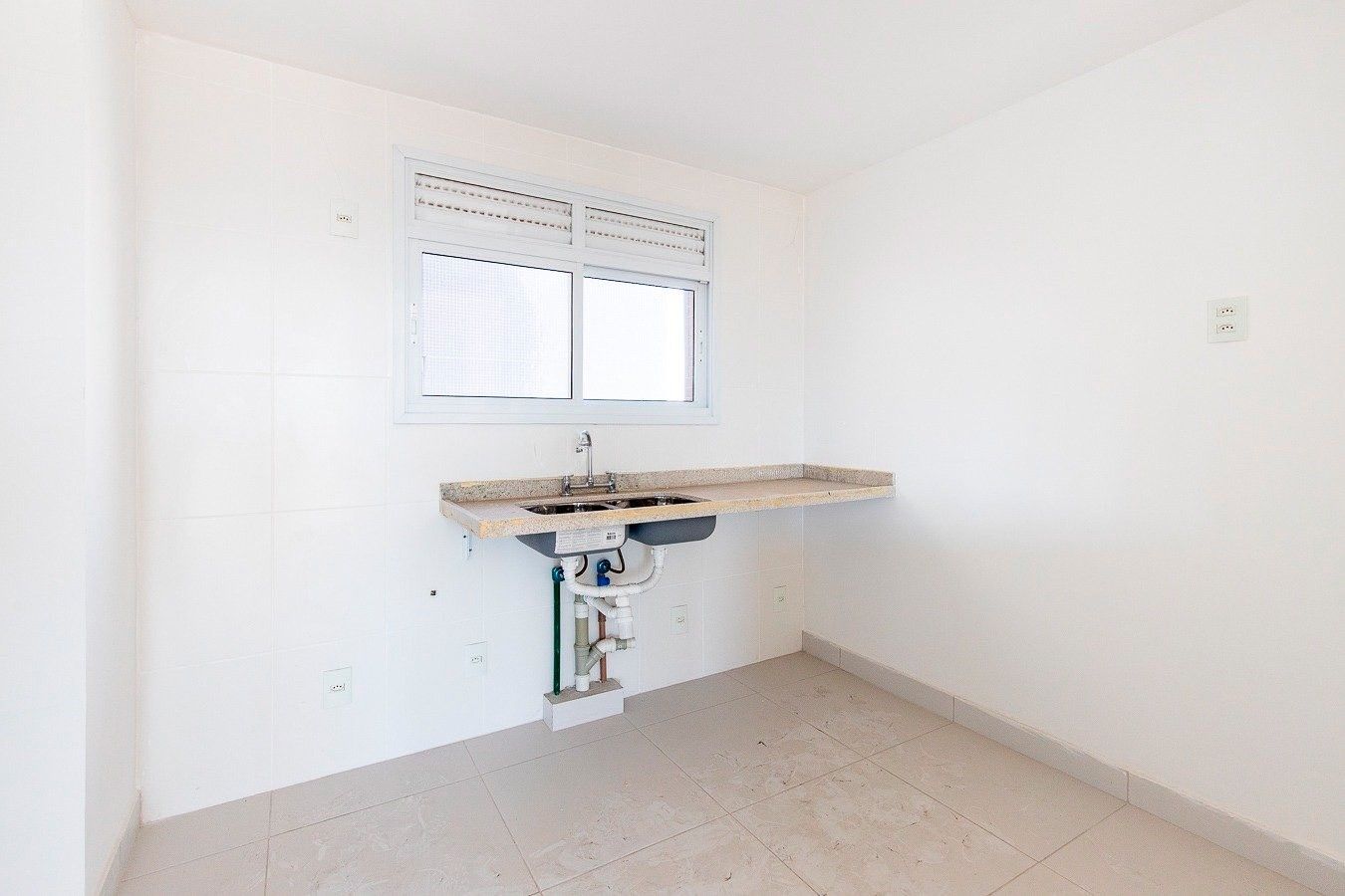 Apartamento 3 quartos sendo 1 suíte para venda no bairro Jardim do Salso em Porto Alegre