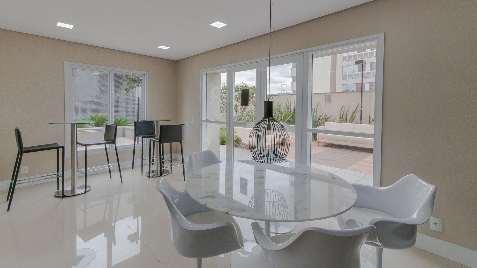 Apartamento 3 quartos sendo 1 suíte para venda no bairro Jardim do Salso em Porto Alegre