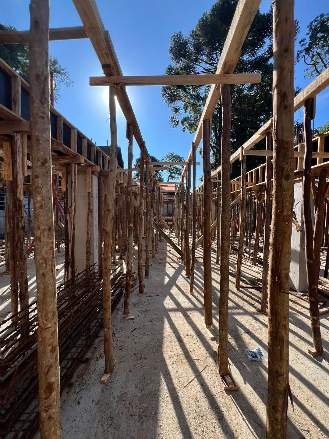 Apartamento Duplex sendo 2 suítes para venda no bairro Planalto em Gramado