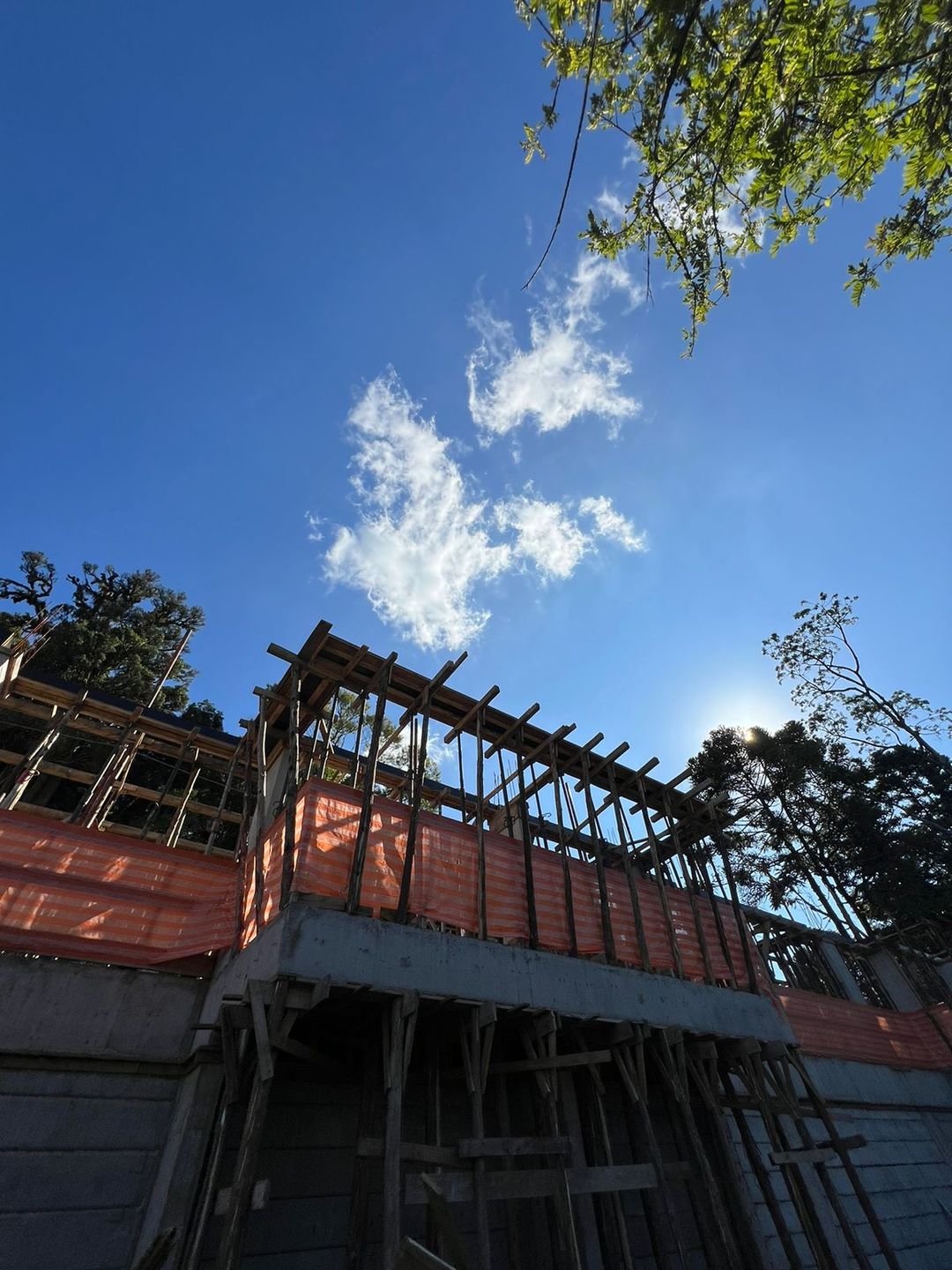 Apartamento Duplex sendo 2 suítes para venda no bairro Planalto em Gramado