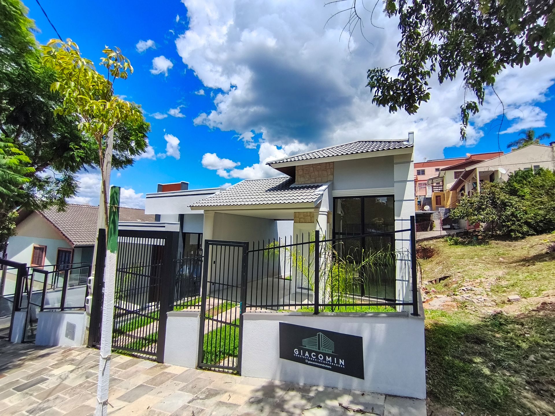 Casa 3 quartos sendo 1 suíte para venda no bairro Cruzeiro em Caxias do Sul