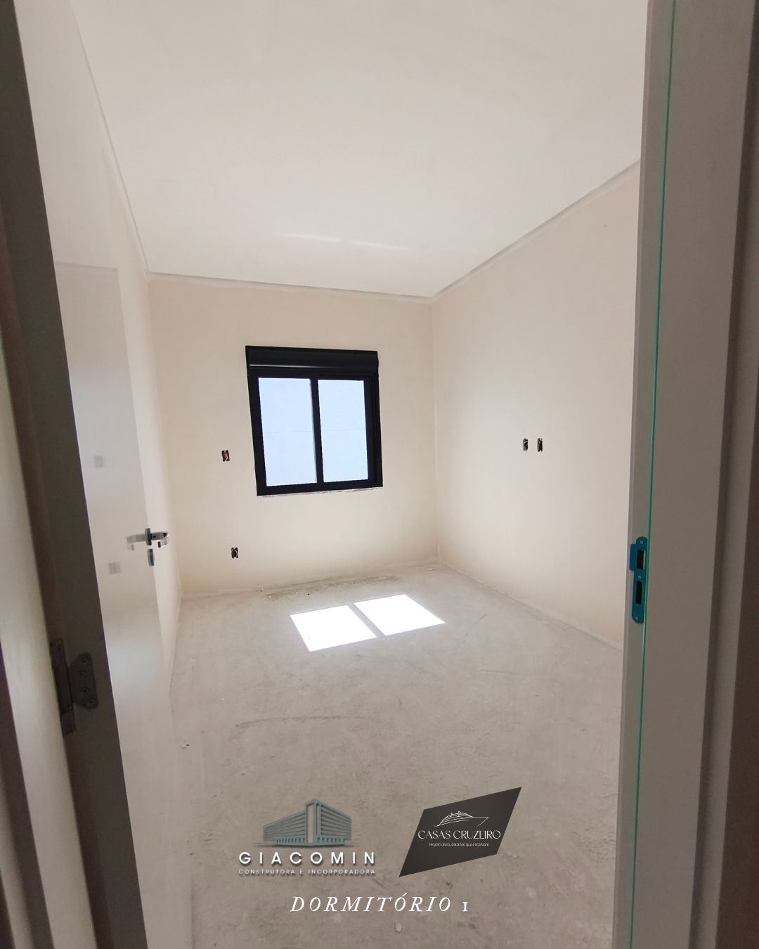 Casa 3 quartos sendo 1 suíte para venda no bairro Cruzeiro em Caxias do Sul