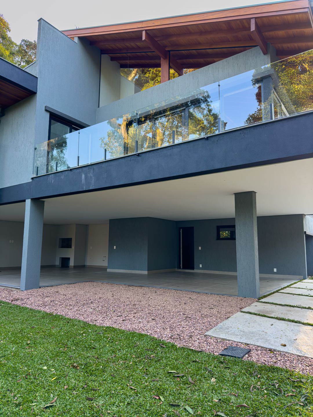 Casa 3 quartos sendo 3 suítes para venda no bairro Carniel em Gramado