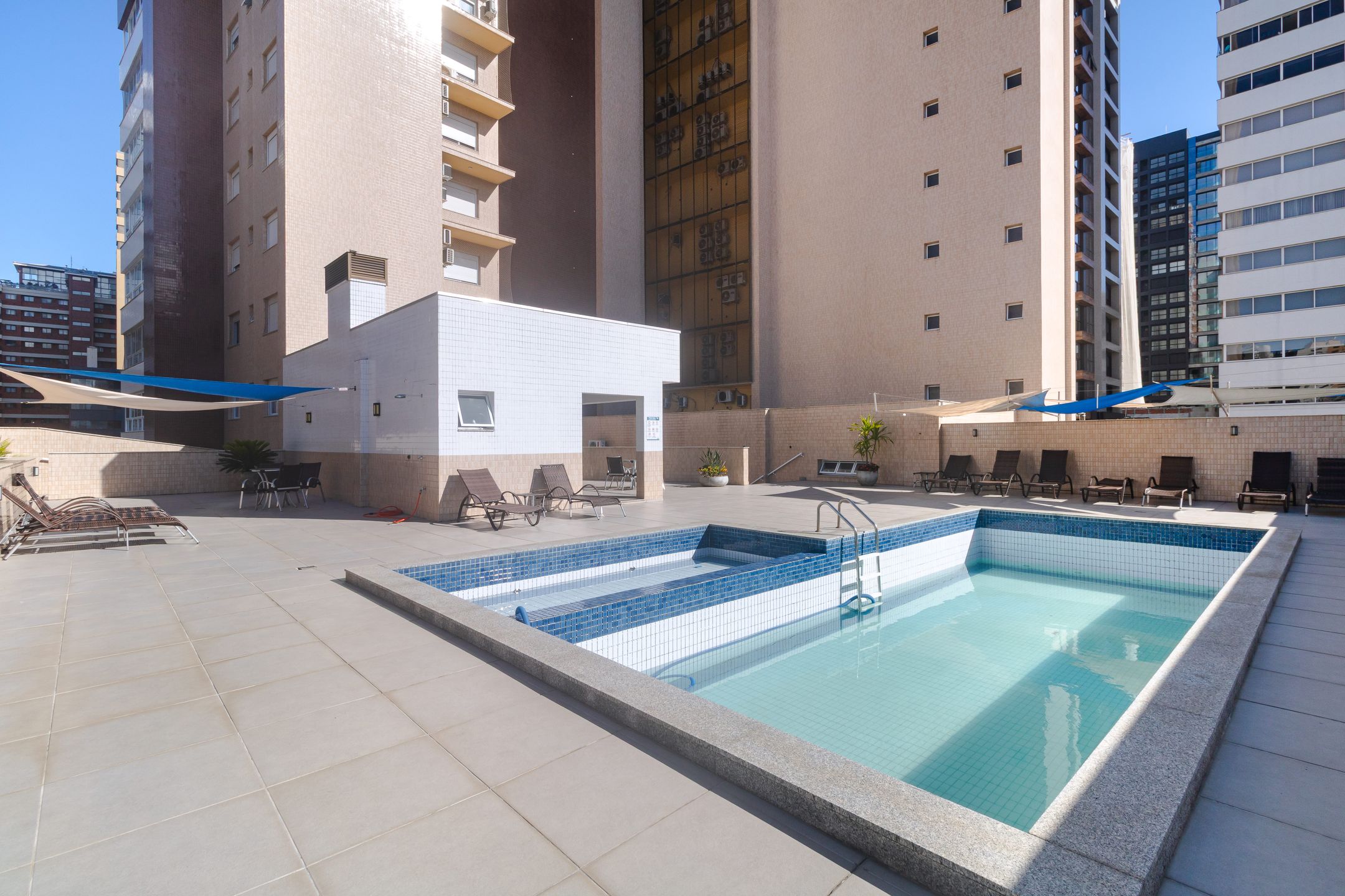 Apartamento 3 quartos sendo 1 suíte para venda no bairro Centro em Torres