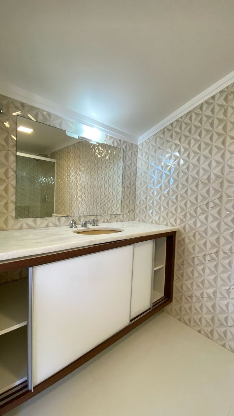 Apartamento 4 quartos sendo 3 suítes para venda no bairro Centro em Torres