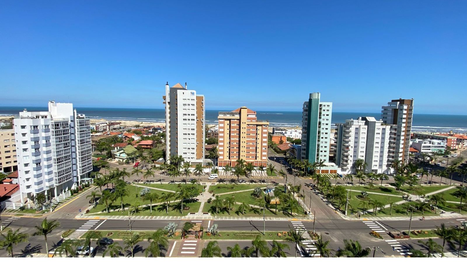 Apartamento 4 quartos sendo 3 suítes para venda no bairro Centro em Torres
