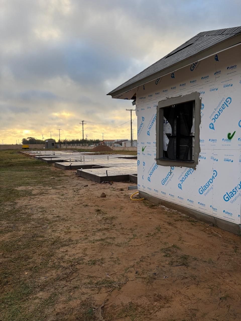 Casa de Condomínio para venda no bairro Cassino em Rio Grande