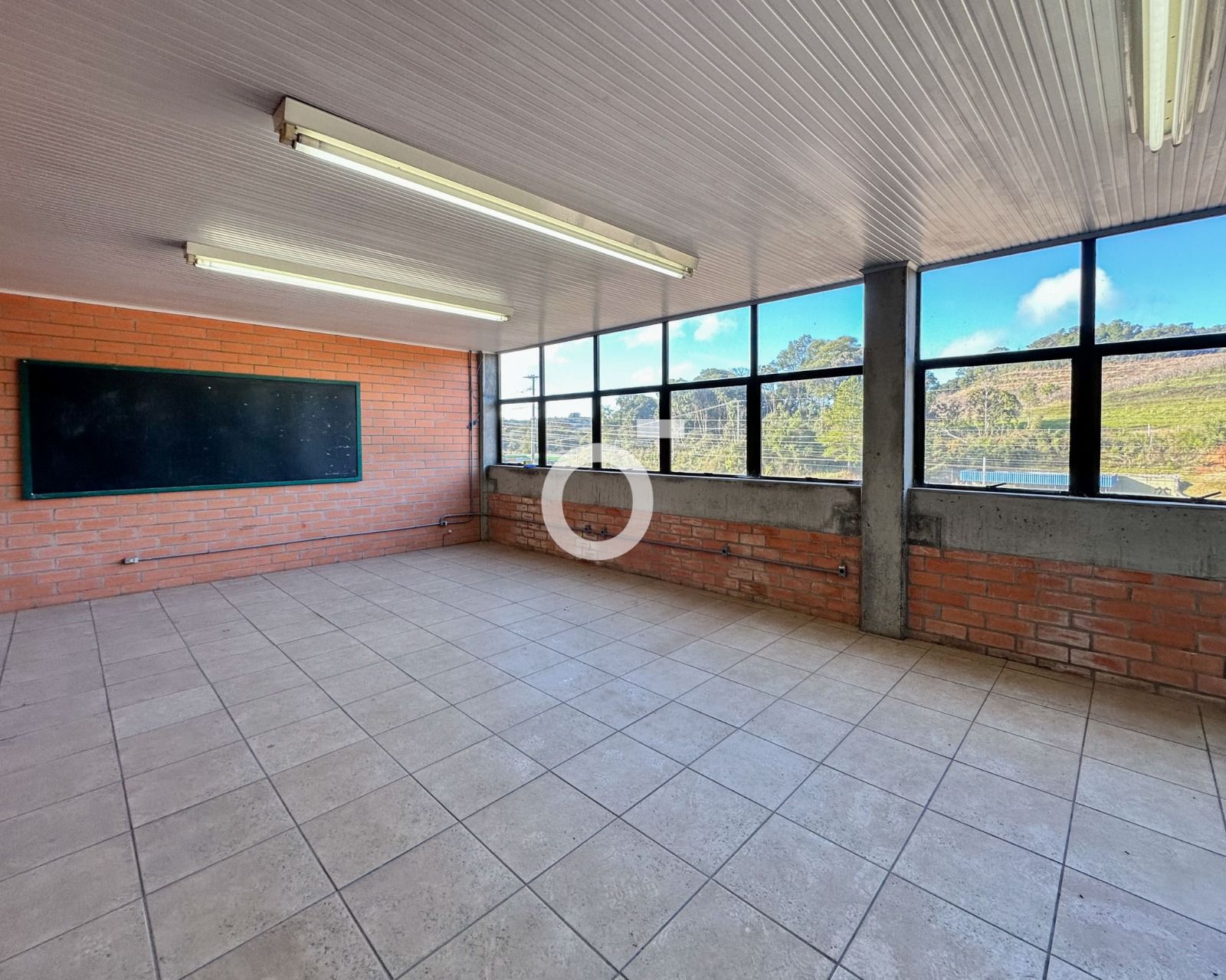 Pavilhão para venda no bairro Ana Rech  em Caxias do Sul