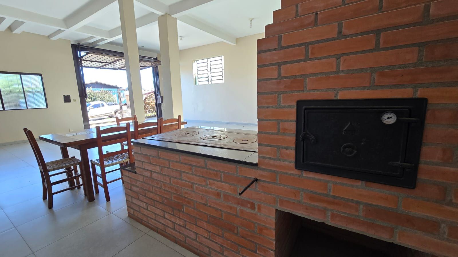 Sobrado Duplex 3 quartos sendo 1 suíte para venda no bairro Jardim das Hortências em Caxias do Sul