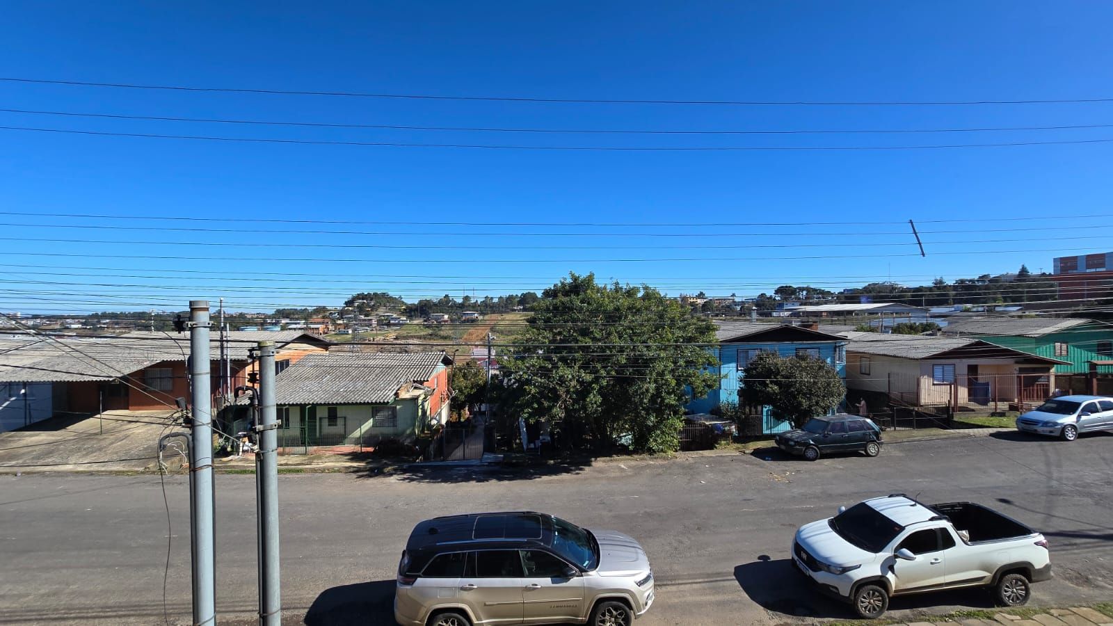 Sobrado Duplex 3 quartos sendo 1 suíte para venda no bairro Jardim das Hortências em Caxias do Sul