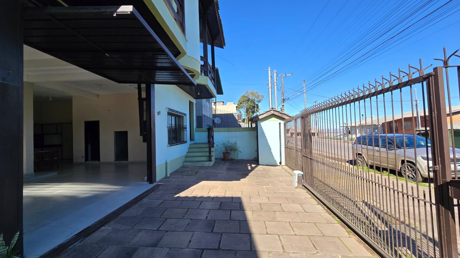 Sobrado Duplex 3 quartos sendo 1 suíte para venda no bairro Jardim das Hortências em Caxias do Sul