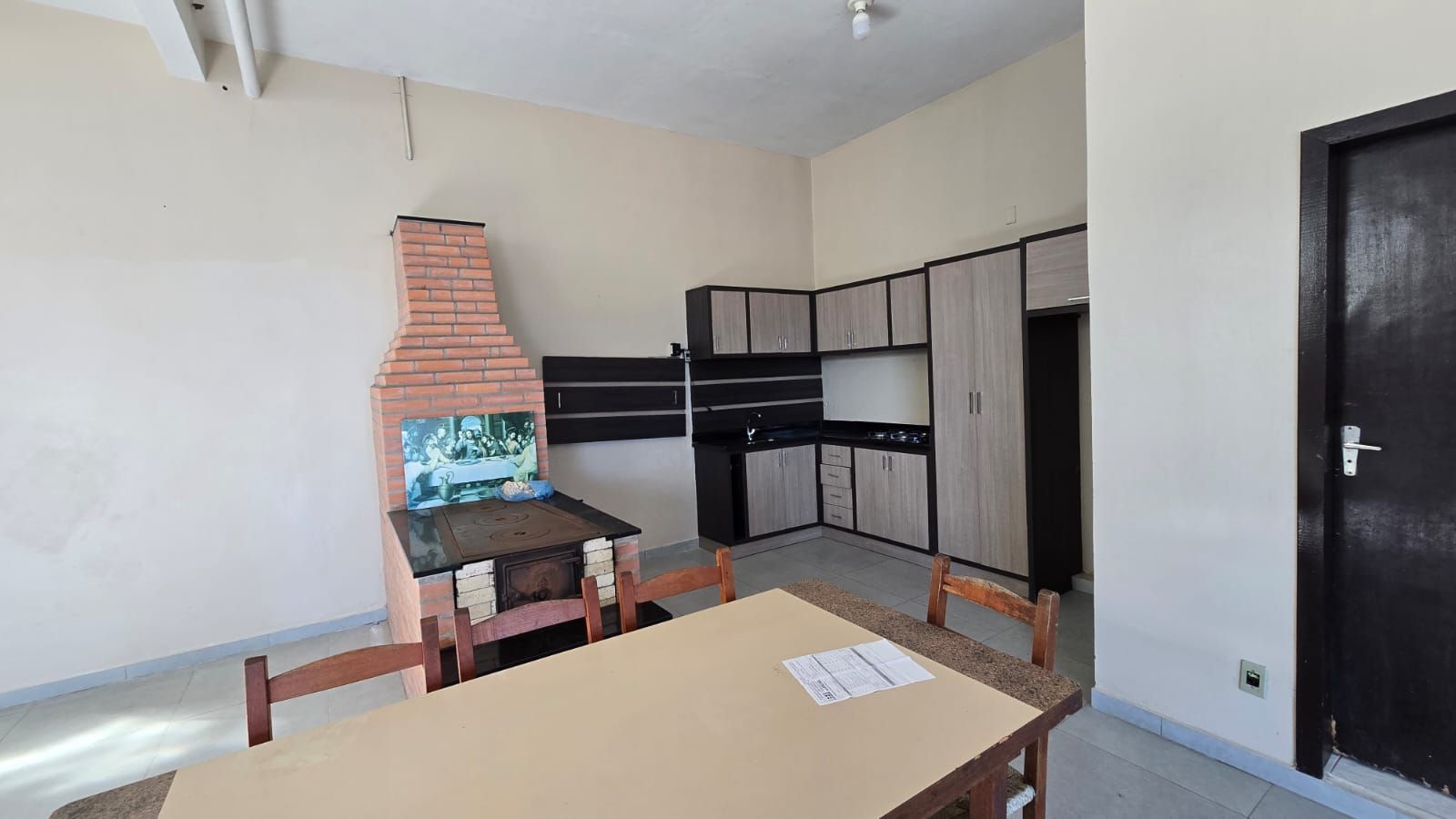 Sobrado Duplex 3 quartos sendo 1 suíte para venda no bairro Jardim das Hortências em Caxias do Sul