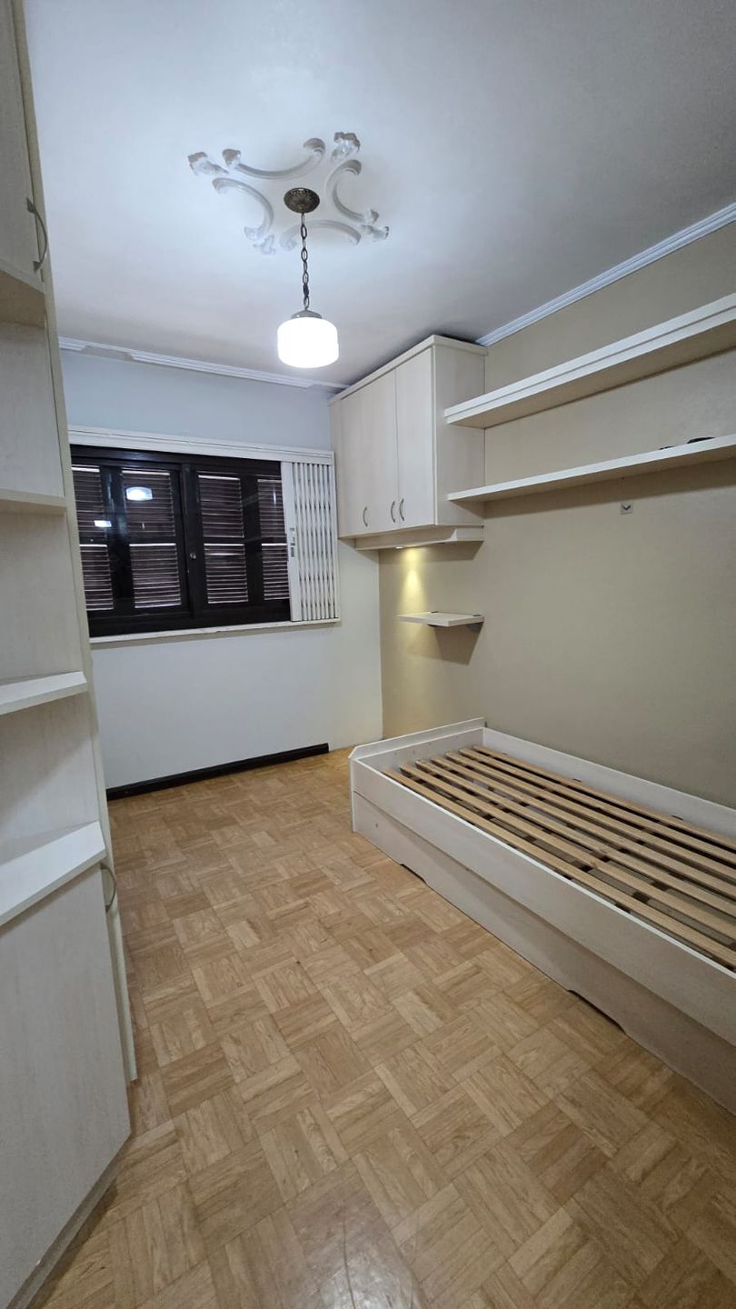 Sobrado Duplex 3 quartos sendo 1 suíte para venda no bairro Jardim das Hortências em Caxias do Sul