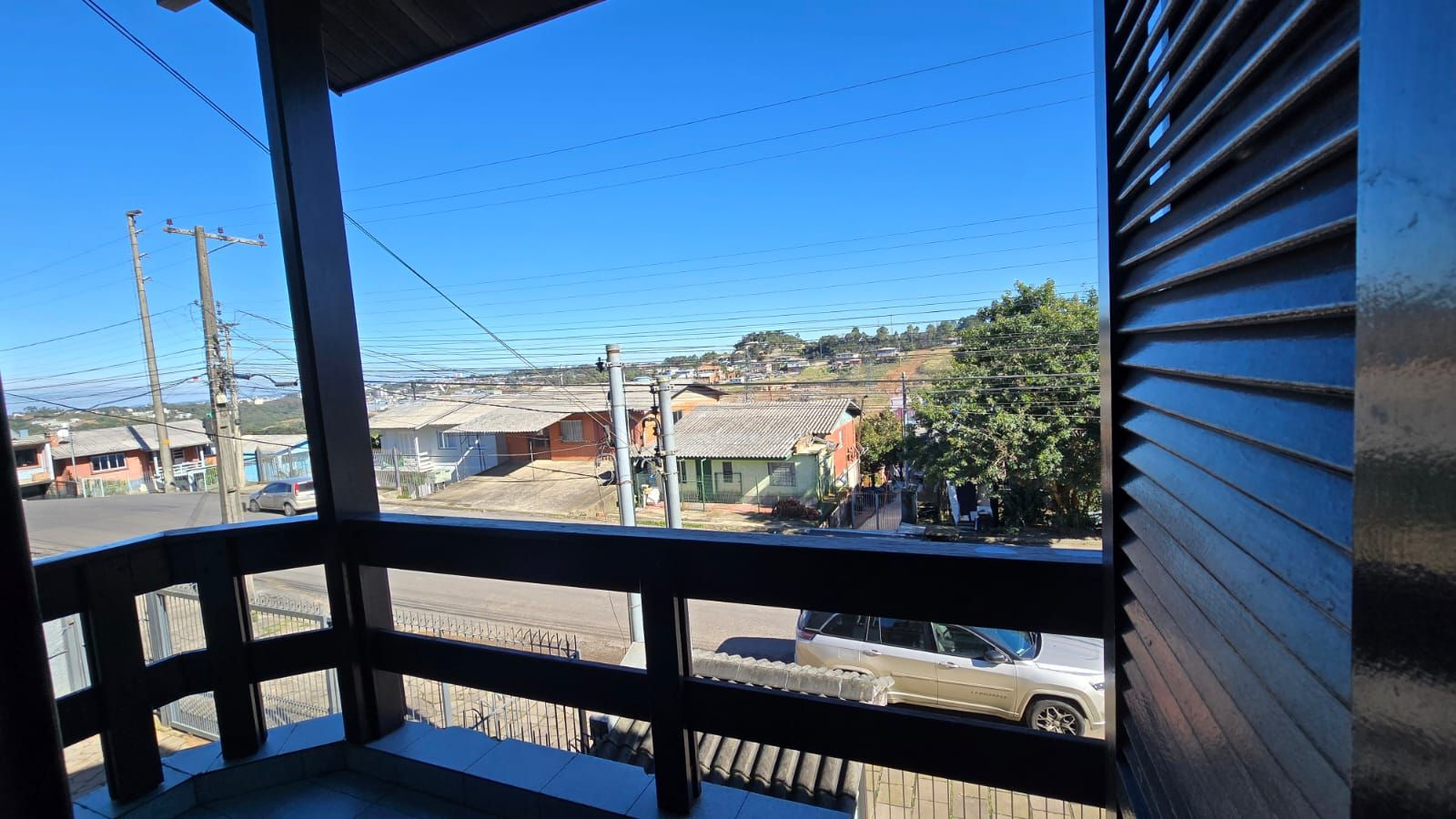 Sobrado Duplex 3 quartos sendo 1 suíte para venda no bairro Jardim das Hortências em Caxias do Sul