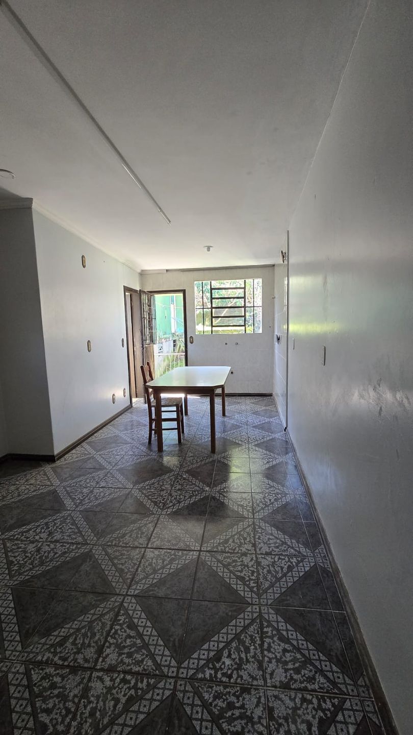 Sobrado Duplex 3 quartos sendo 1 suíte para venda no bairro Jardim das Hortências em Caxias do Sul