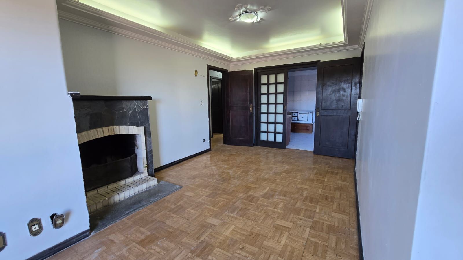 Sobrado Duplex 3 quartos sendo 1 suíte para venda no bairro Jardim das Hortências em Caxias do Sul