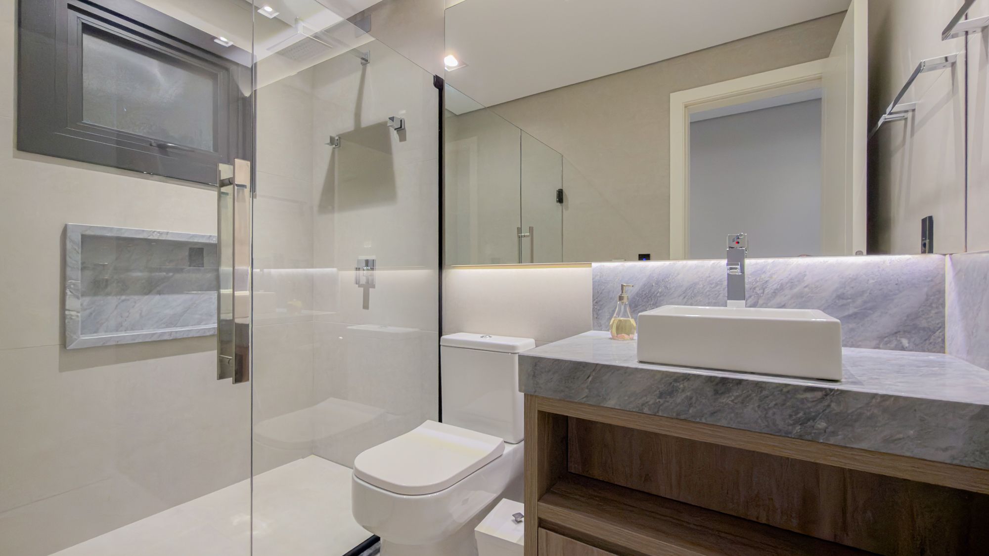 Apartamento 4 quartos sendo 4 suítes para venda no bairro Prainha em Torres