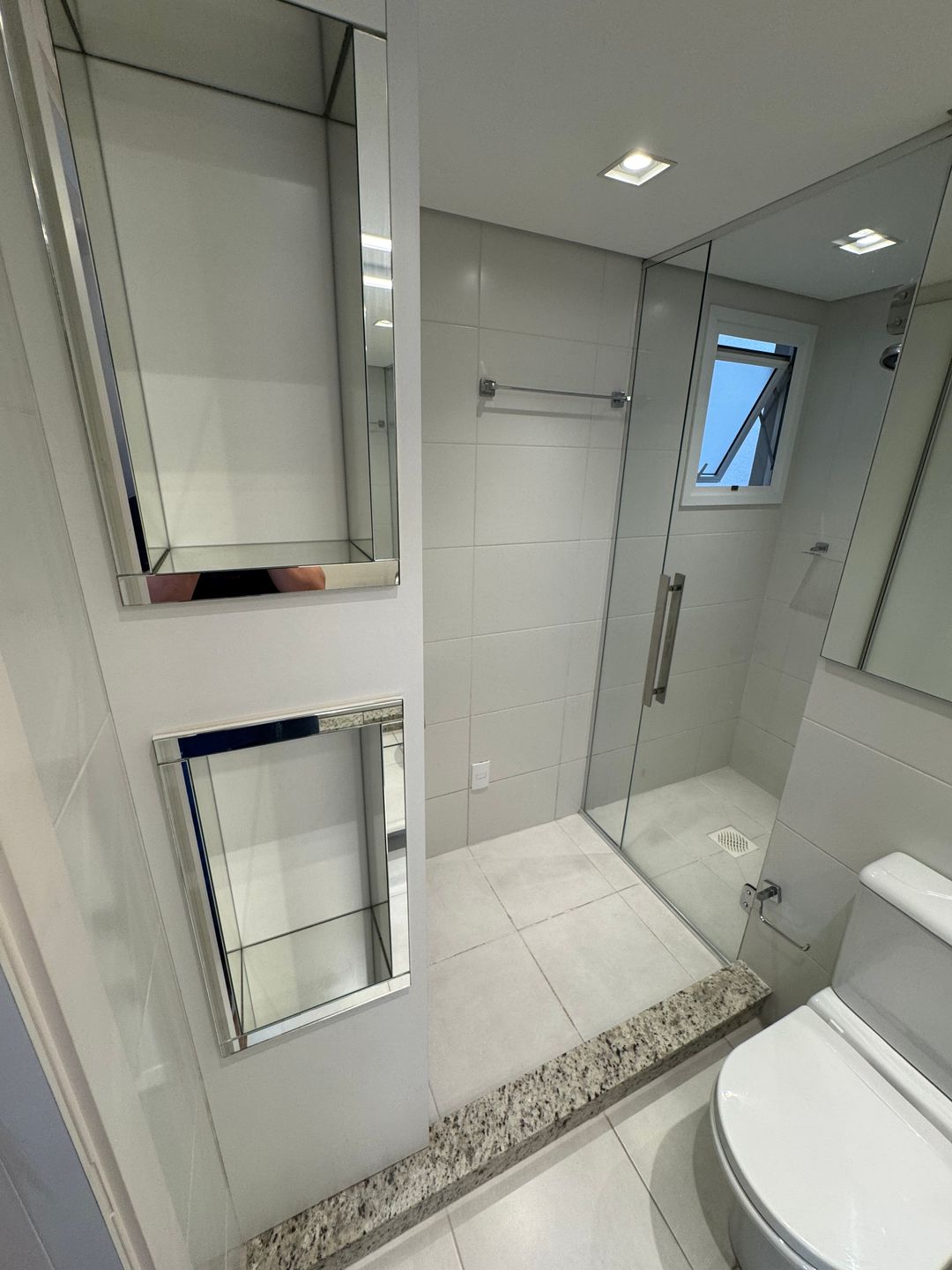 Apartamento 2 quartos sendo 2 suítes para venda no bairro São Leopoldo em Caxias do Sul