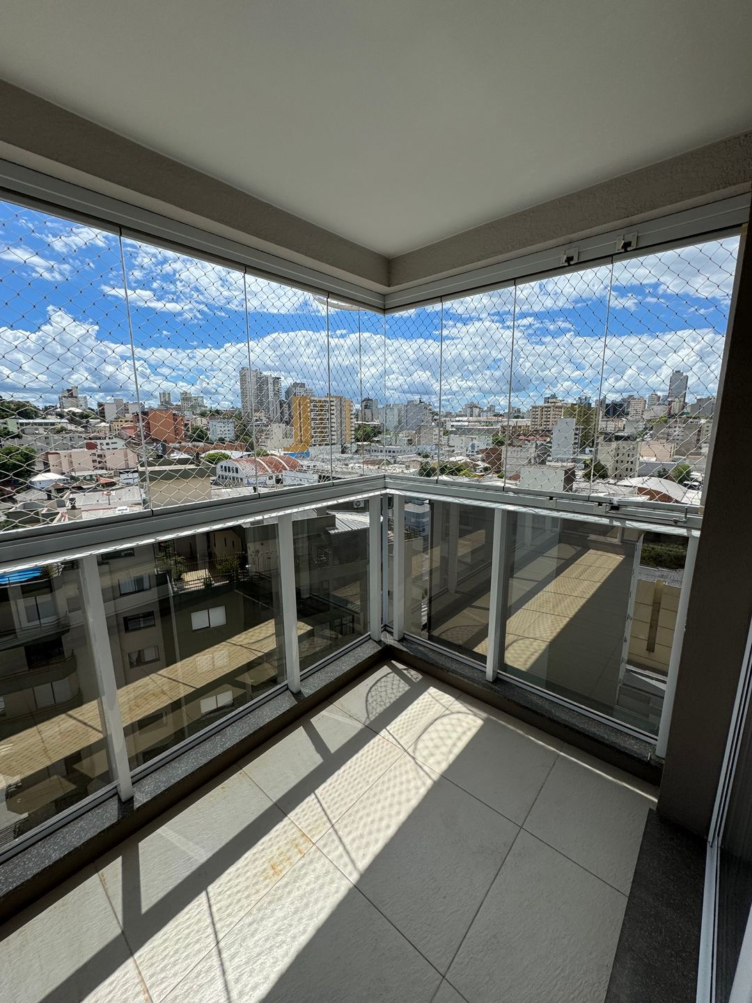 Apartamento 2 quartos sendo 2 suítes para venda no bairro São Leopoldo em Caxias do Sul