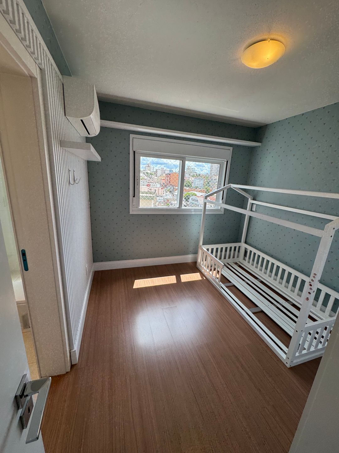 Apartamento 2 quartos sendo 2 suítes para venda no bairro São Leopoldo em Caxias do Sul