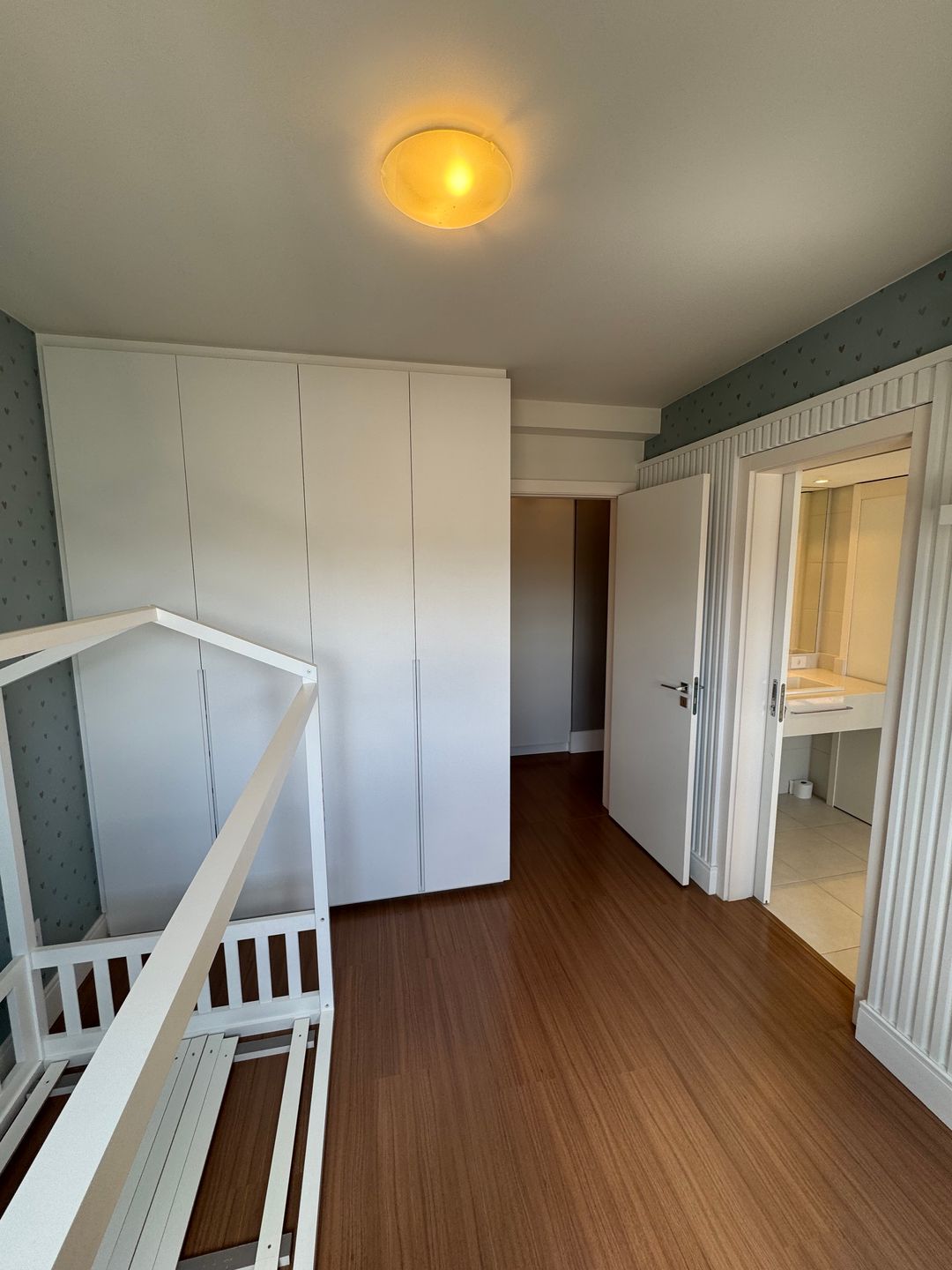 Apartamento 2 quartos sendo 2 suítes para venda no bairro São Leopoldo em Caxias do Sul