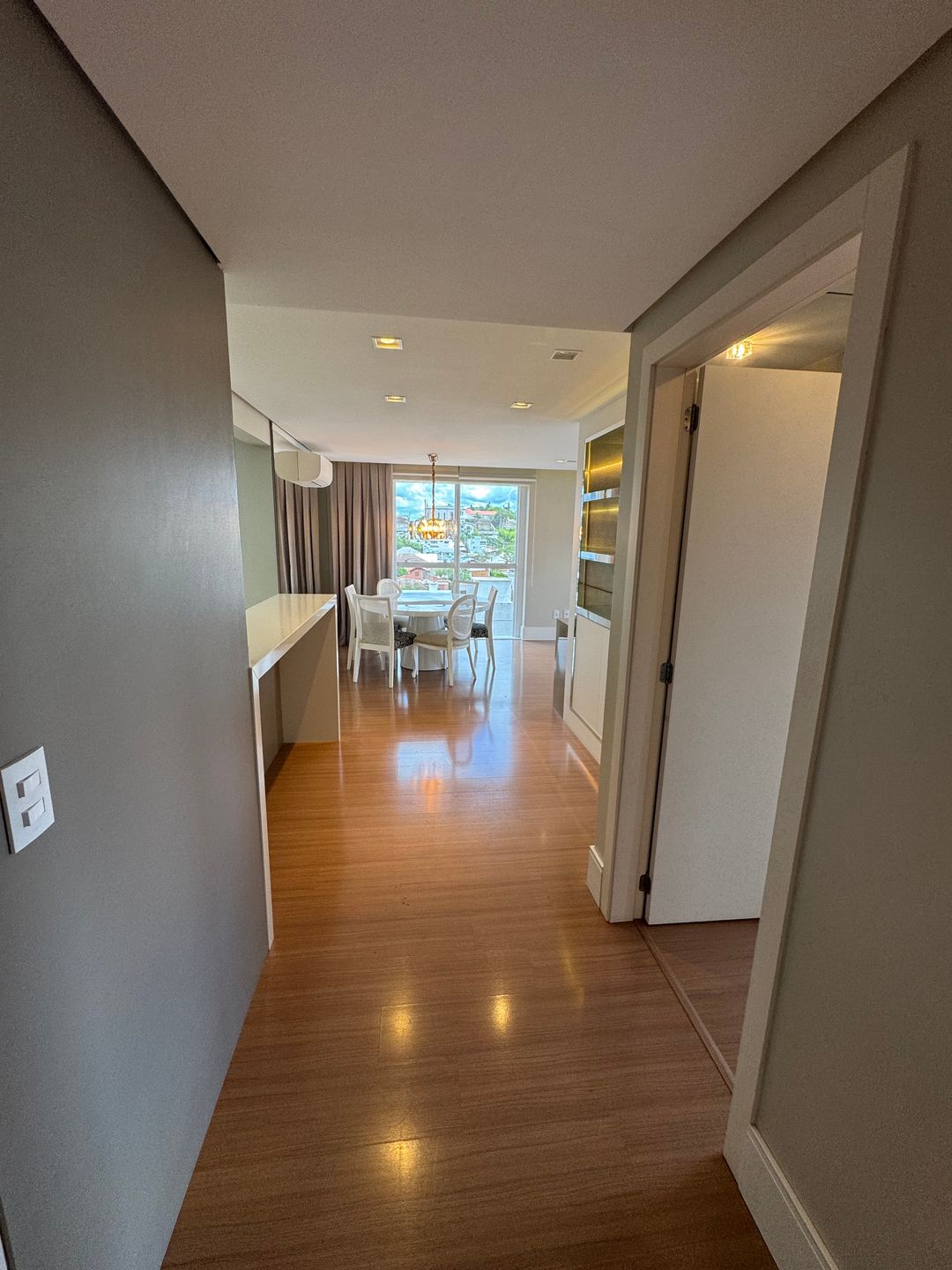 Apartamento 2 quartos sendo 2 suítes para venda no bairro São Leopoldo em Caxias do Sul