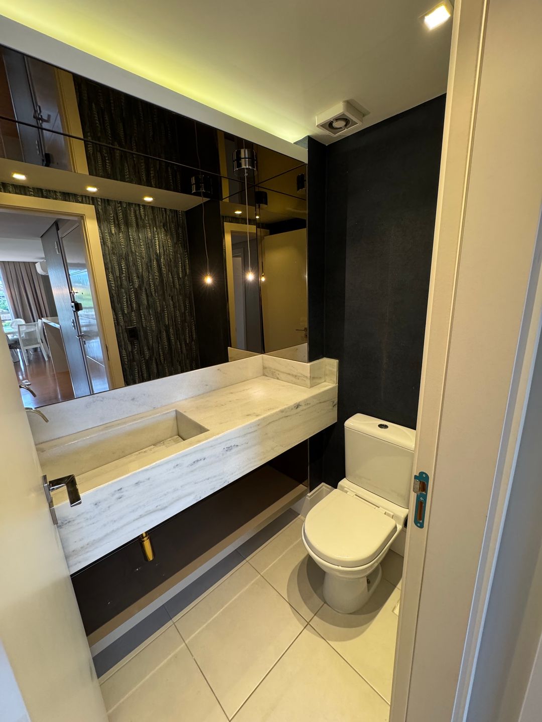 Apartamento 2 quartos sendo 2 suítes para venda no bairro São Leopoldo em Caxias do Sul