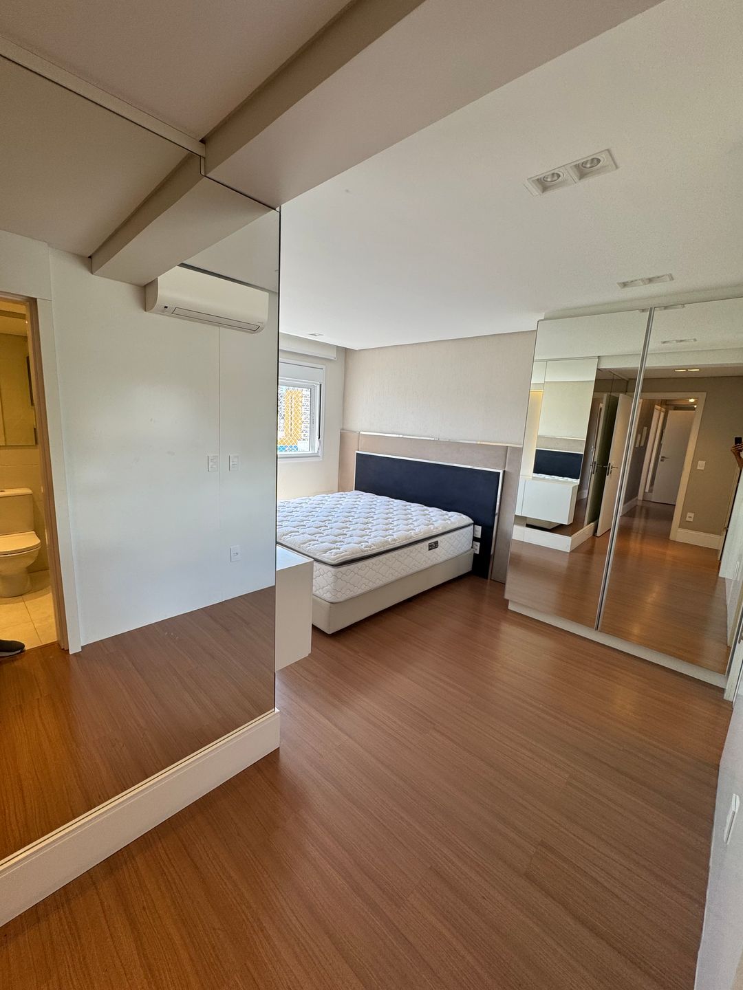 Apartamento 2 quartos sendo 2 suítes para venda no bairro São Leopoldo em Caxias do Sul