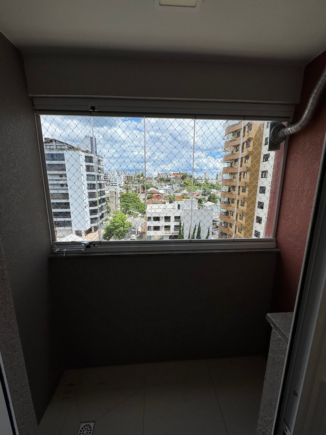 Apartamento 2 quartos sendo 2 suítes para venda no bairro São Leopoldo em Caxias do Sul