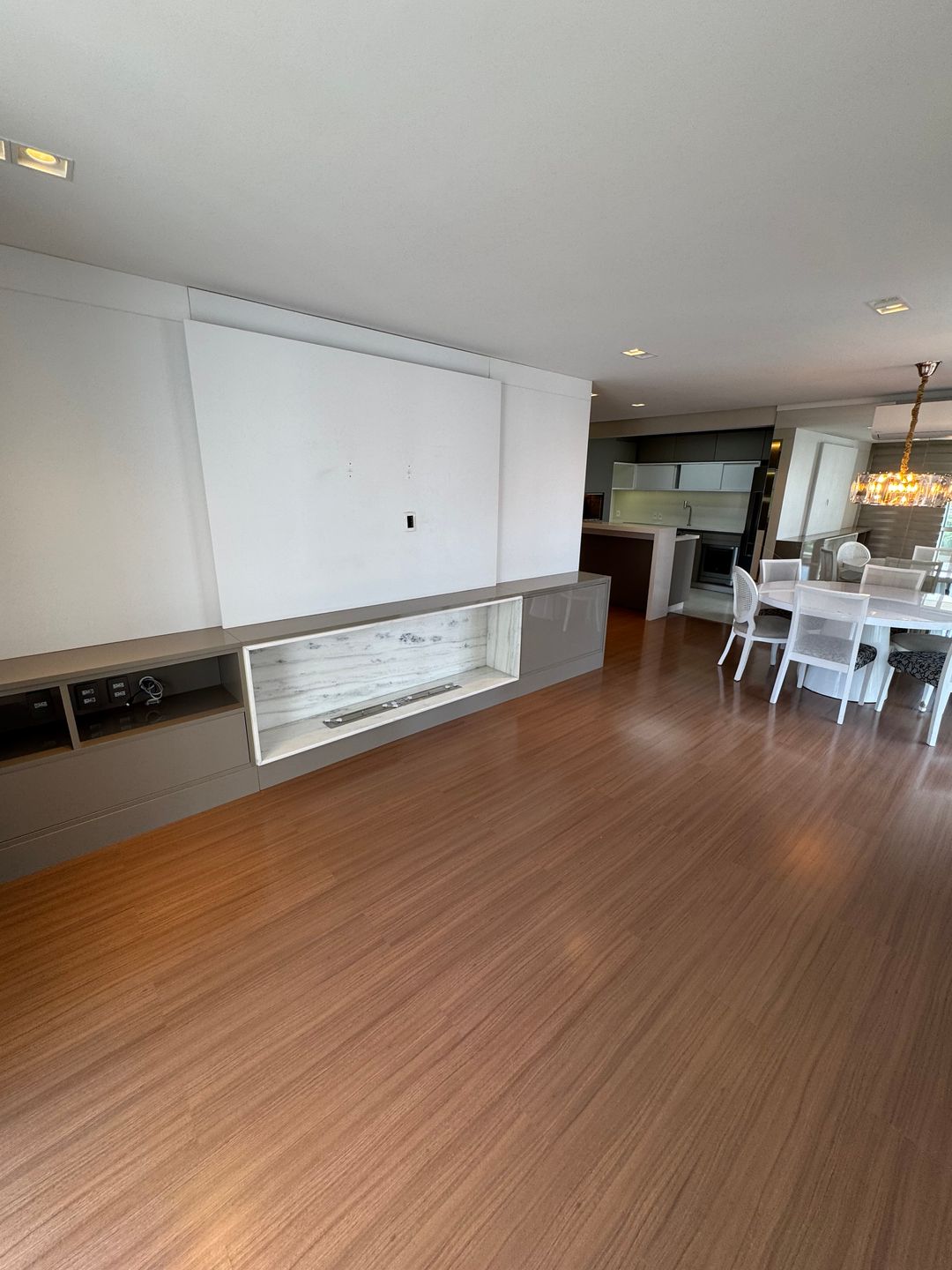 Apartamento 2 quartos sendo 2 suítes para venda no bairro São Leopoldo em Caxias do Sul