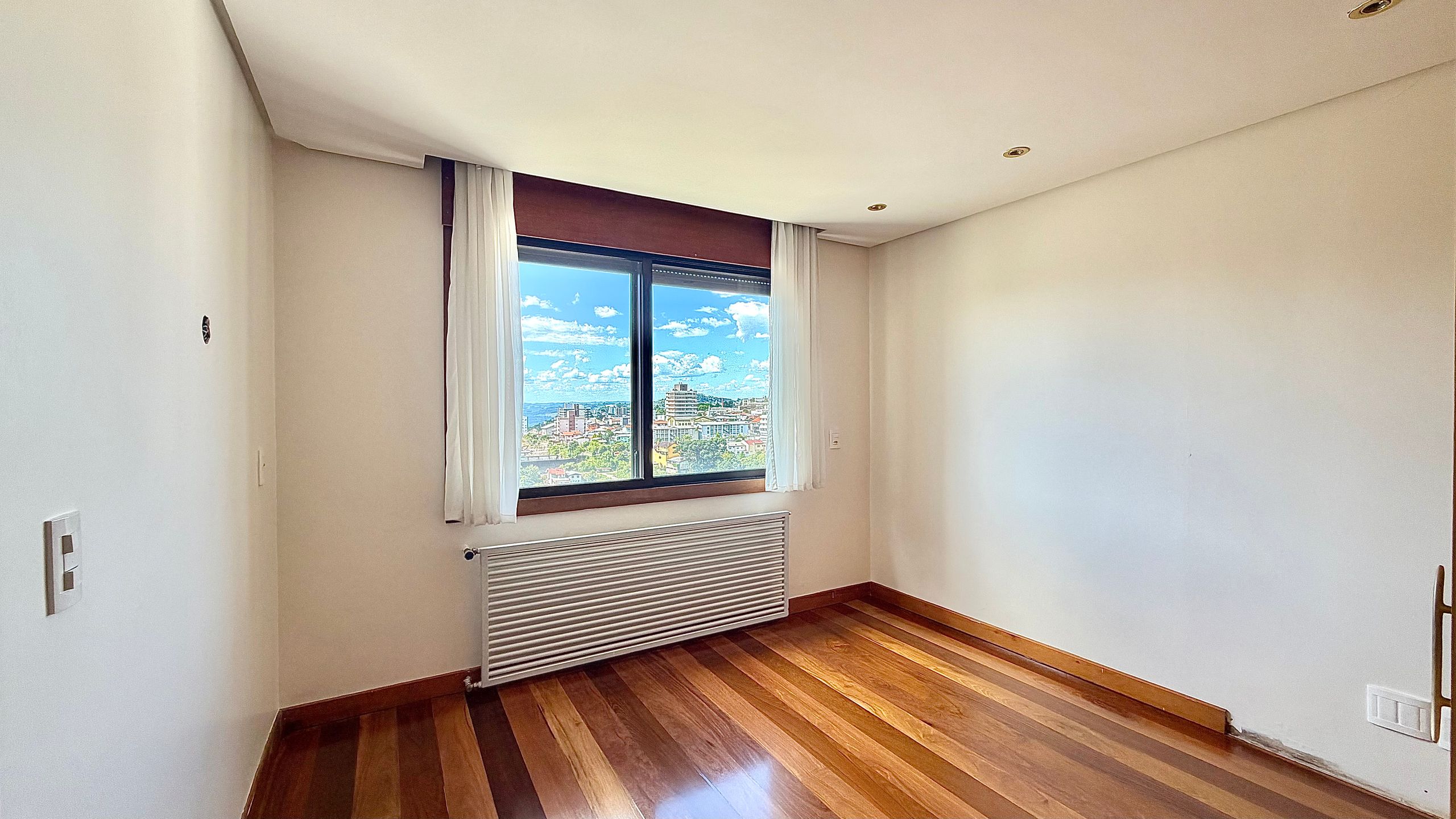 Apartamento 4 quartos sendo 3 suítes para venda no bairro São Francisco  em Bento Gonçalves