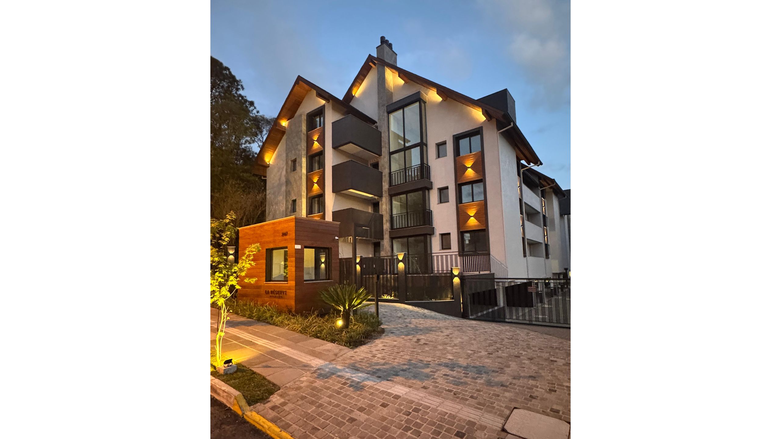 Apartamento 2 quartos sendo 2 suítes para venda no bairro Planalto em Gramado