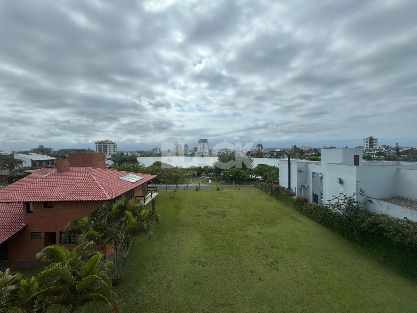Casa para venda no bairro Praia da Cal em Torres