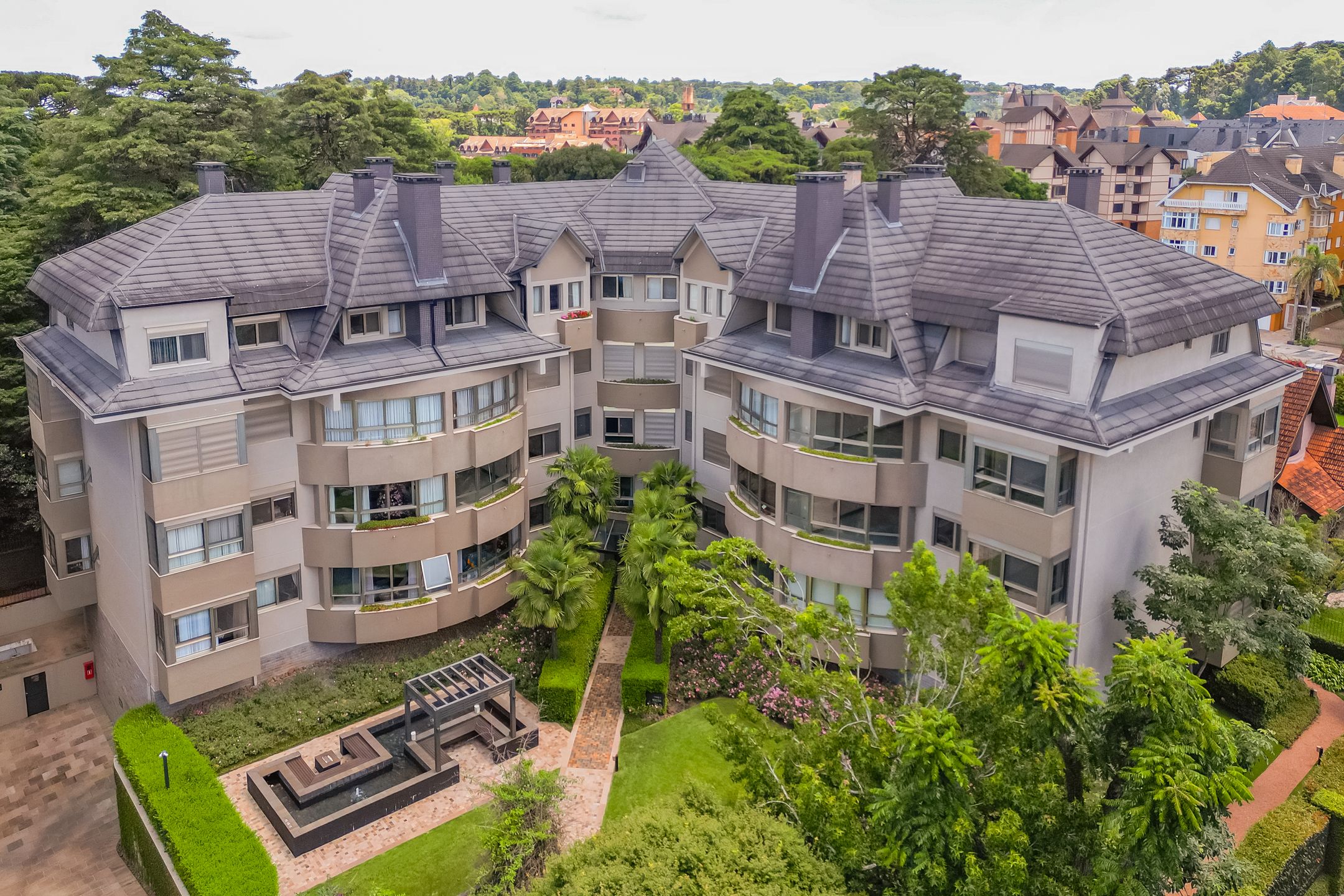 Apartamento 3 quartos sendo 3 suítes para venda no bairro Centro em Gramado
