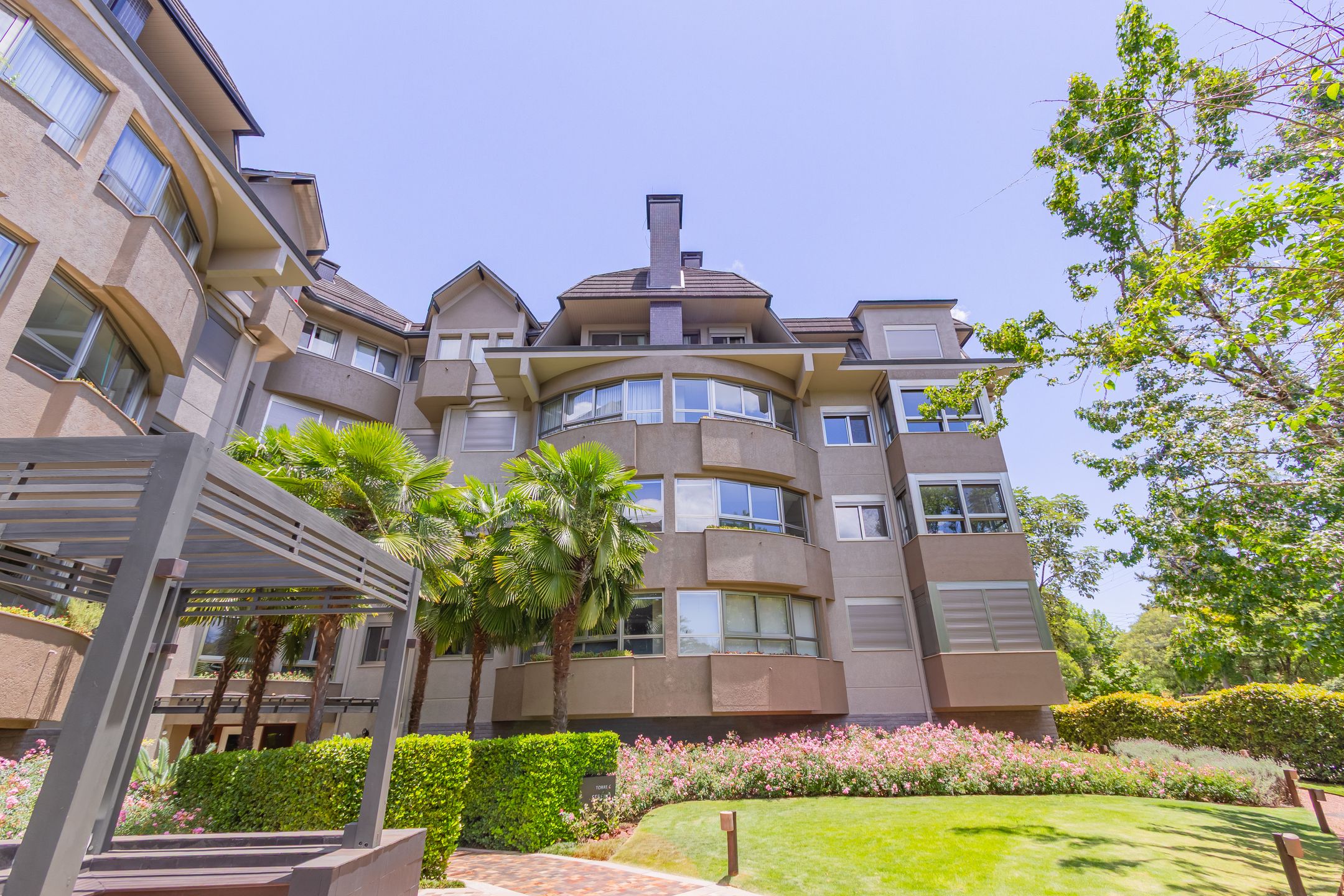 Apartamento 5 quartos sendo 4 suítes para venda no bairro Centro em Gramado