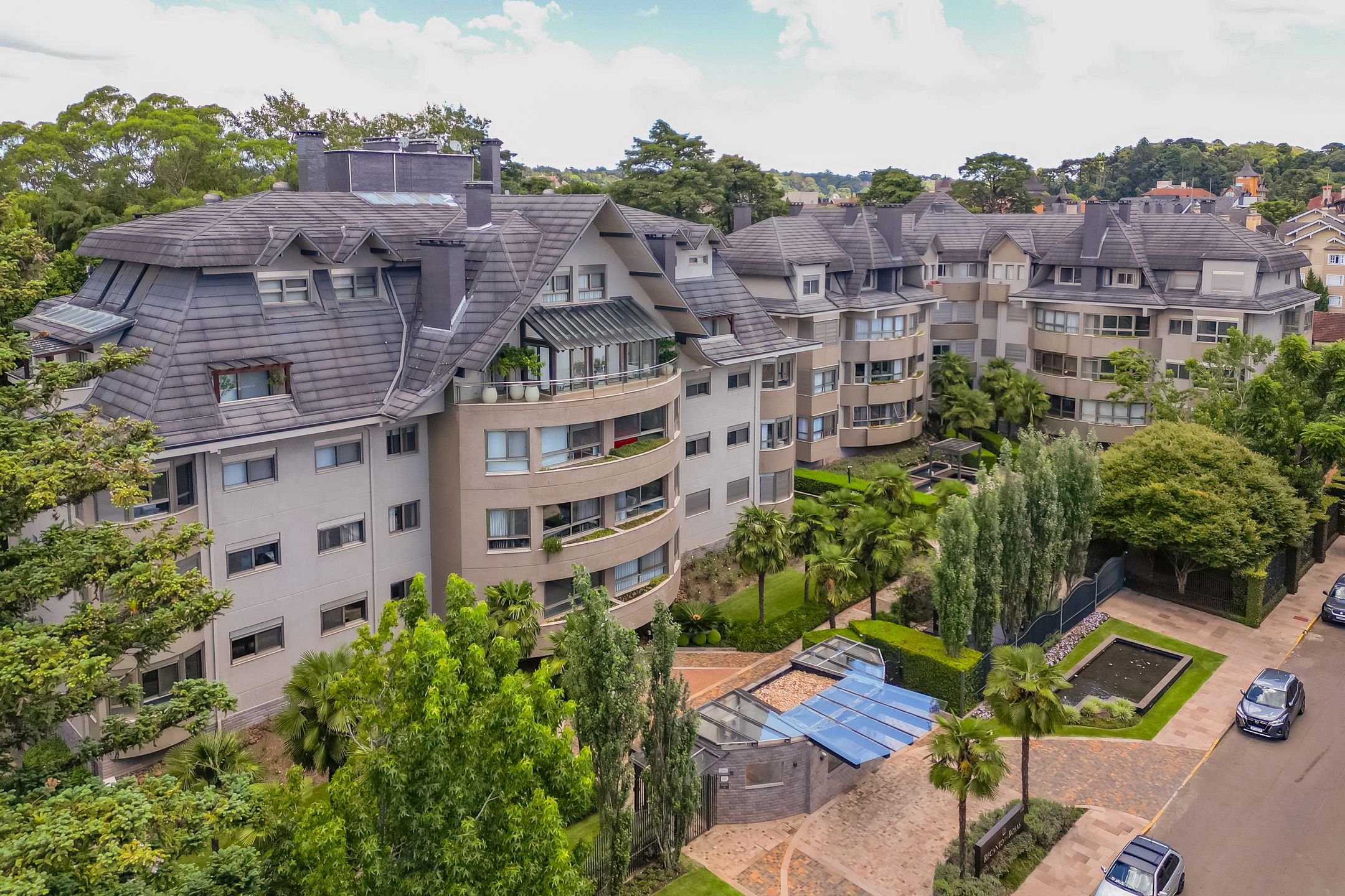 Apartamento 5 quartos sendo 4 suítes para venda no bairro Centro em Gramado