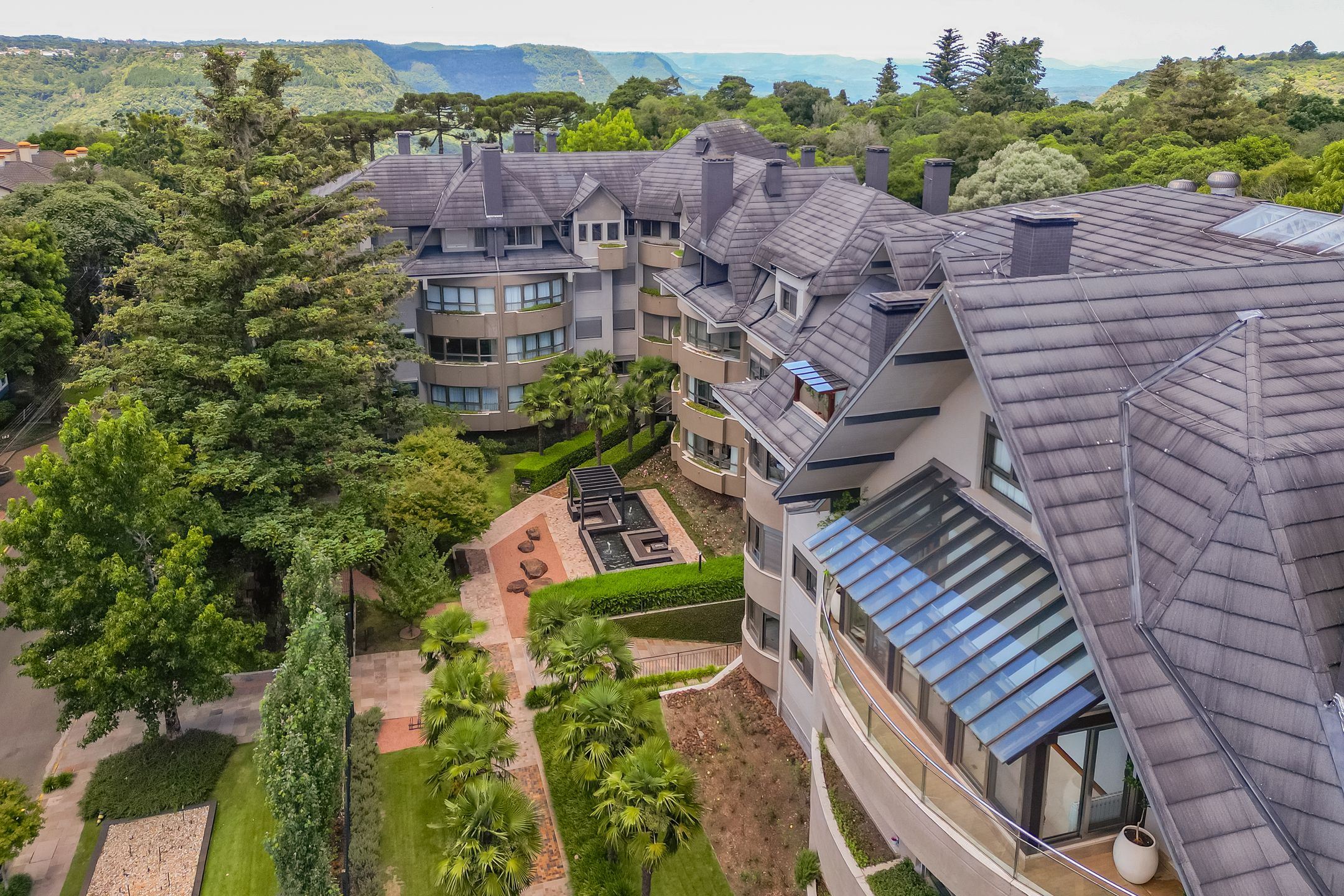 Apartamento 5 quartos sendo 4 suítes para venda no bairro Centro em Gramado