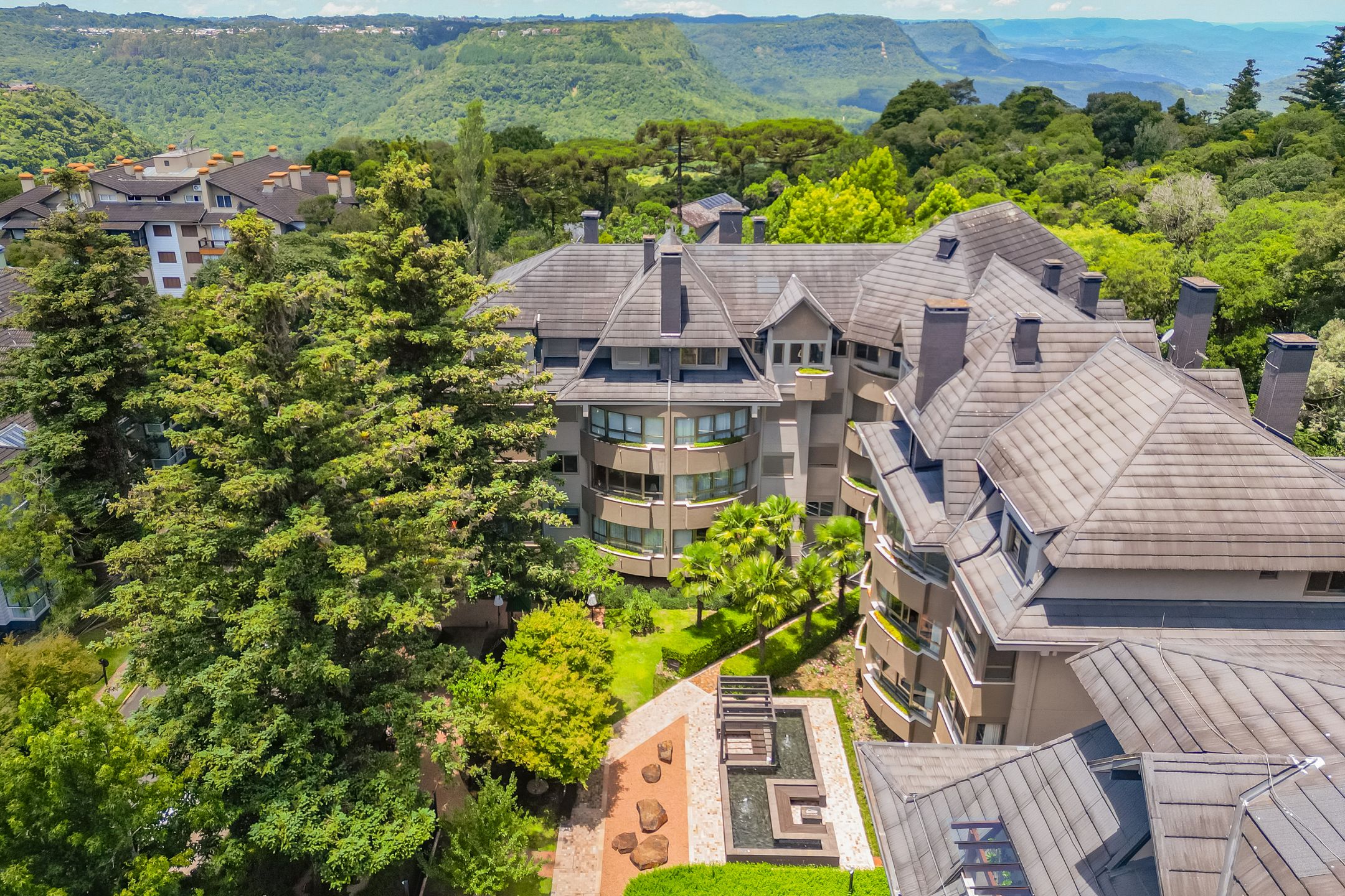 Apartamento 5 quartos sendo 4 suítes para venda no bairro Centro em Gramado