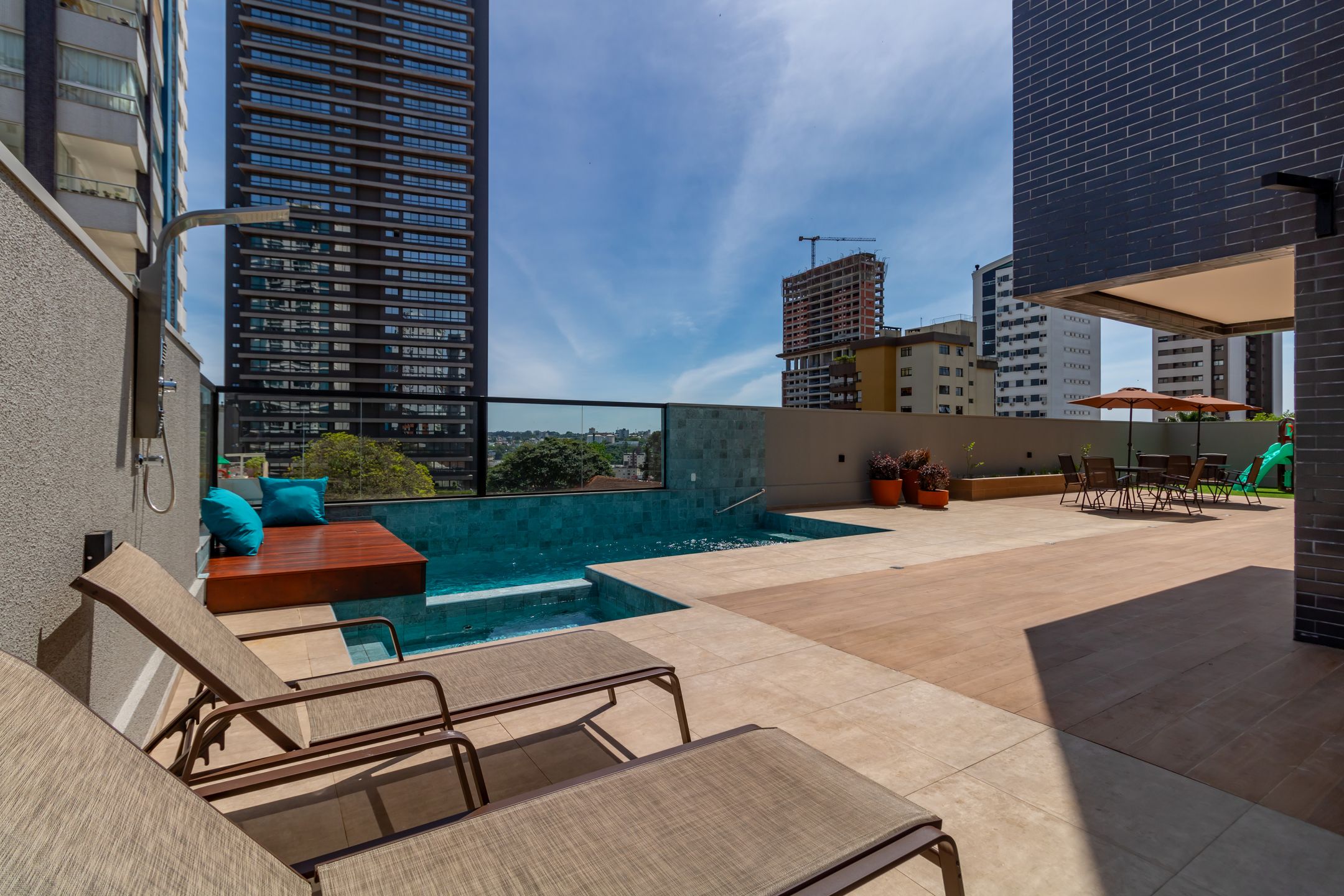 Apartamento 2 quartos sendo 2 suítes para venda no bairro Vila Rodrigues em Passo Fundo