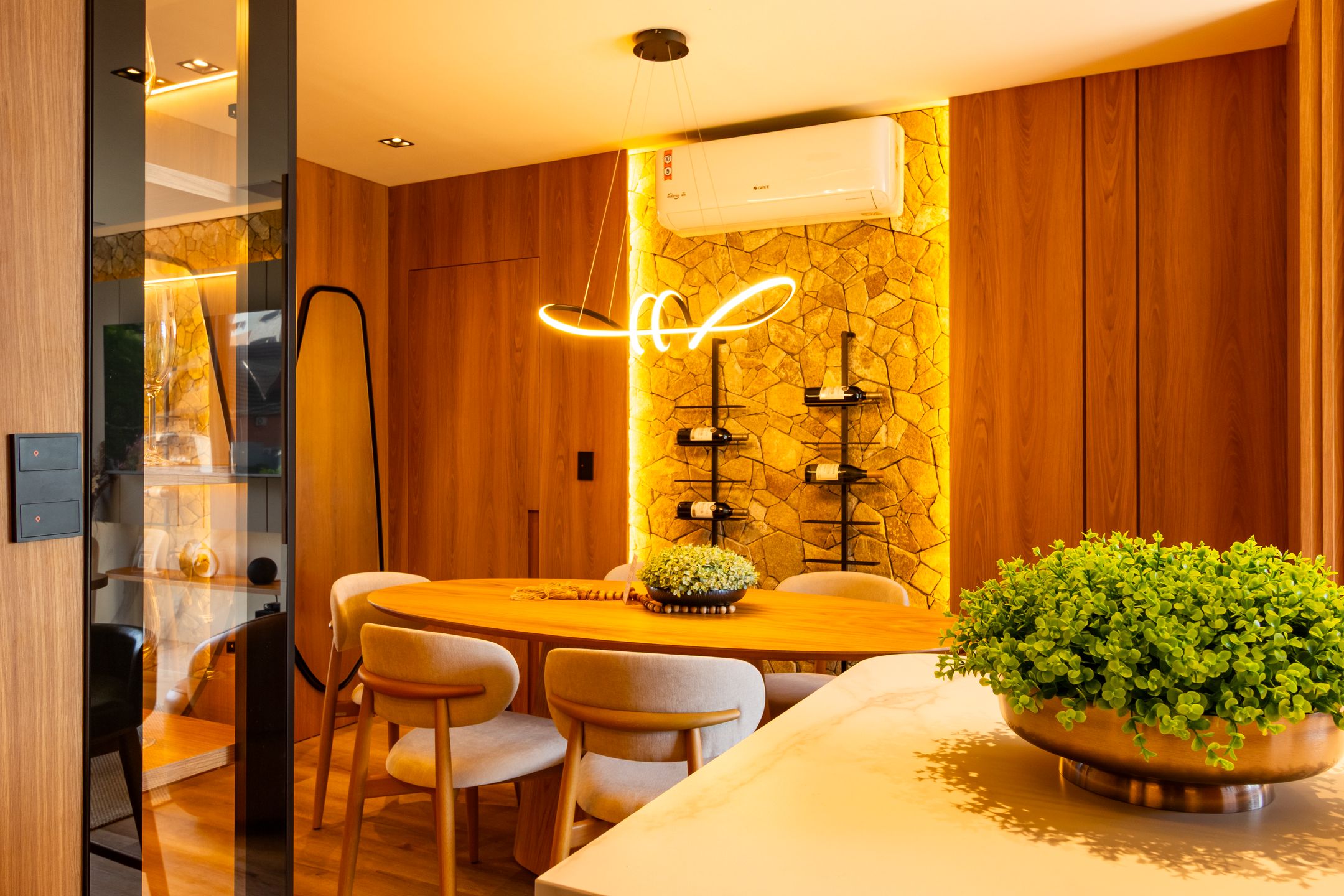 Apartamento 2 quartos sendo 2 suítes para venda no bairro Centro em Gramado