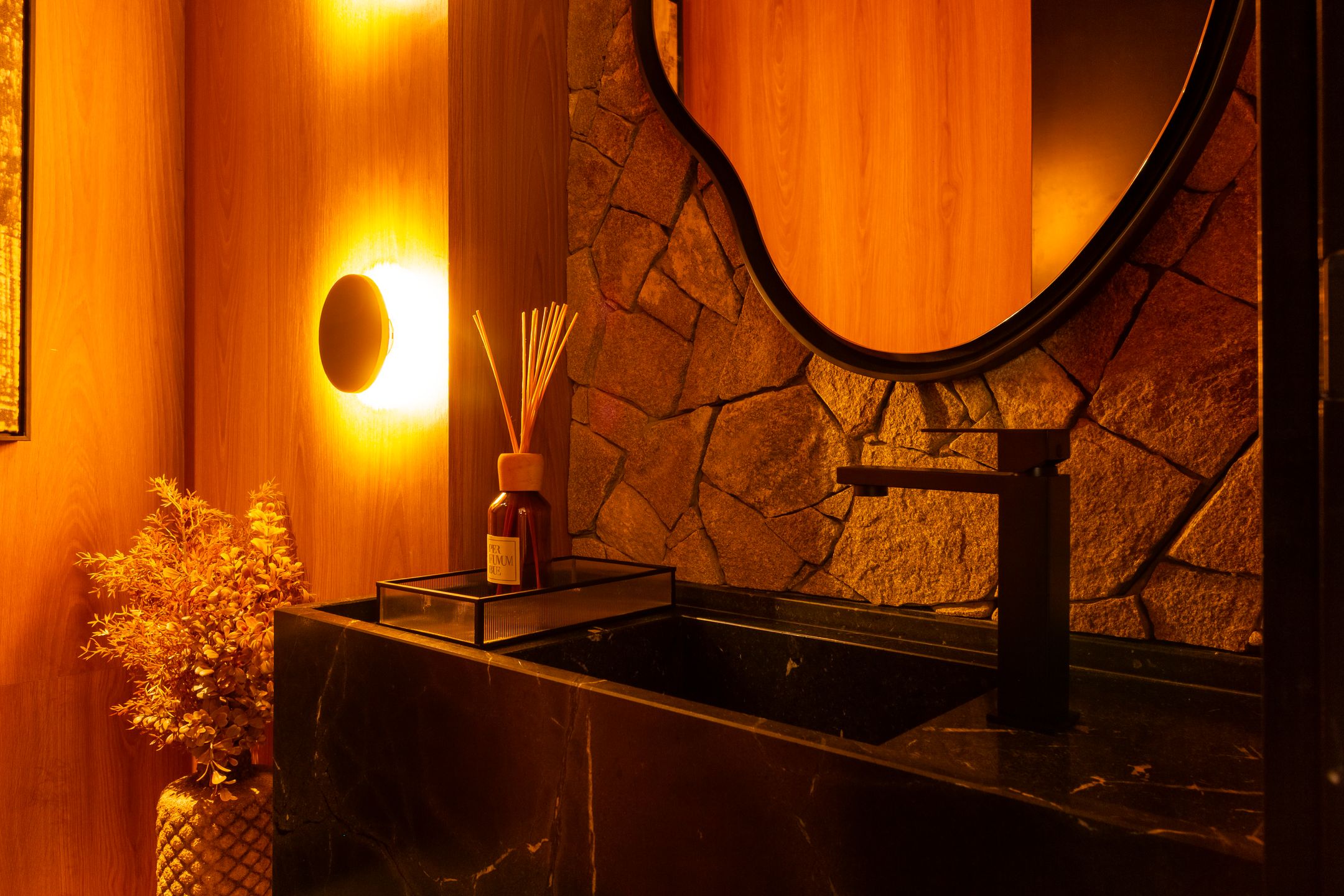 Apartamento 2 quartos sendo 2 suítes para venda no bairro Centro em Gramado