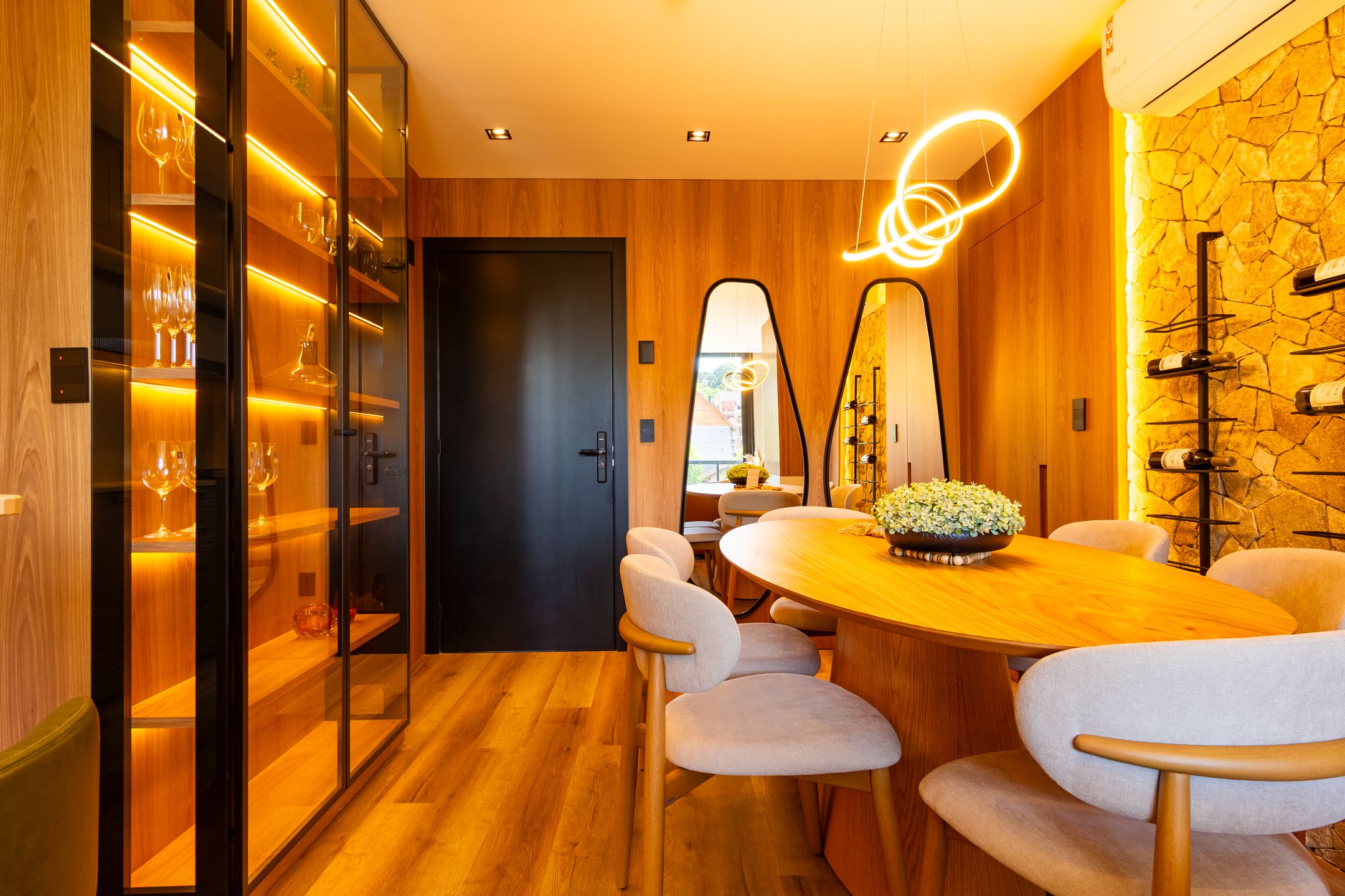 Apartamento 2 quartos sendo 2 suítes para venda no bairro Centro em Gramado