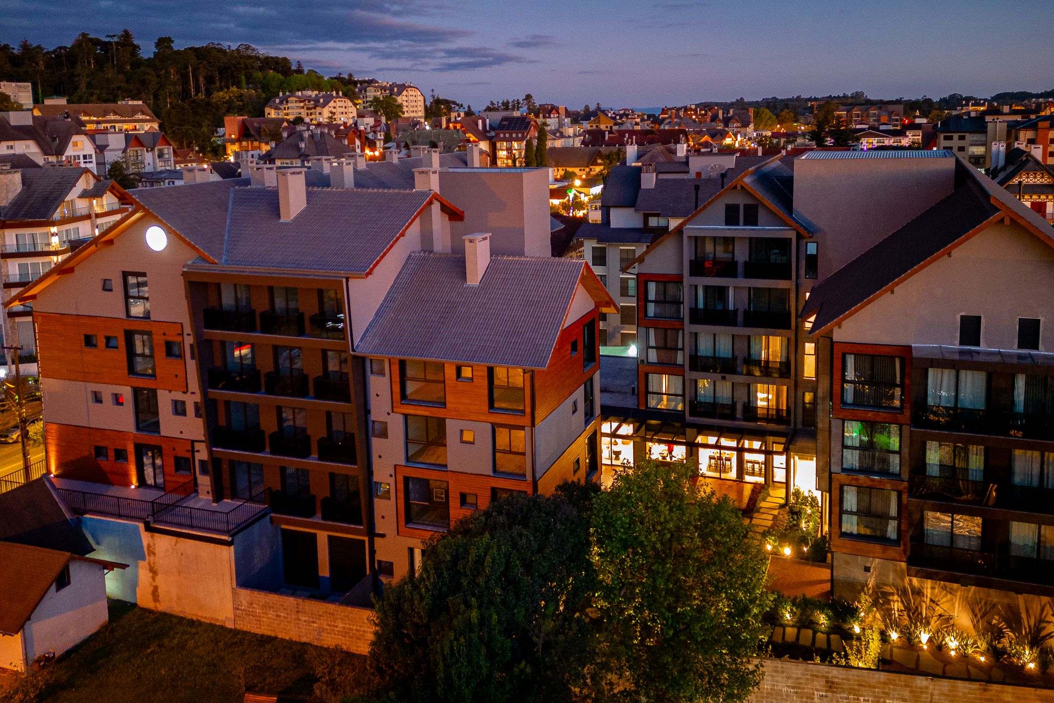 Apartamento 2 quartos sendo 2 suítes para venda no bairro Centro em Gramado