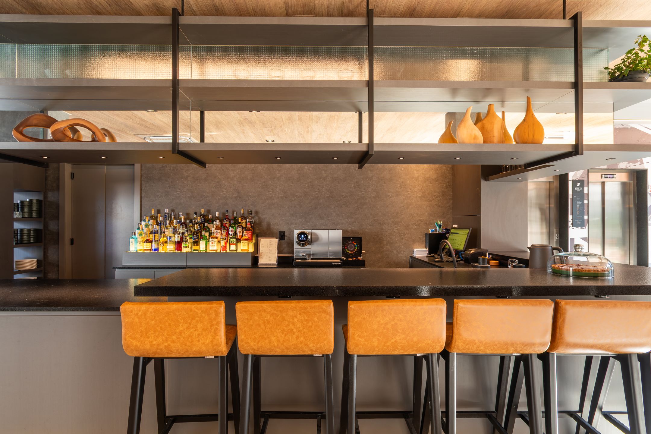 Apartamento 2 quartos sendo 2 suítes para venda no bairro Centro em Gramado