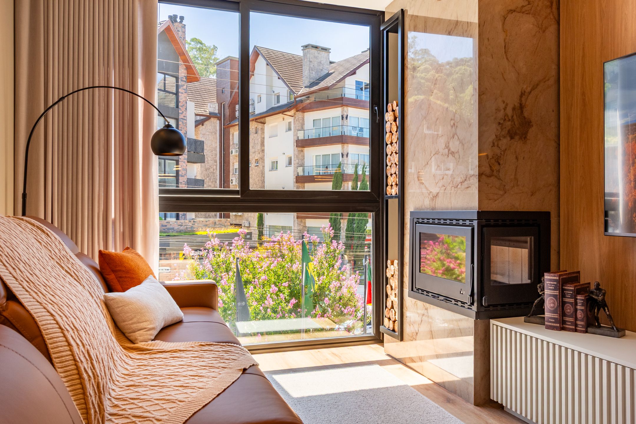 Apartamento 2 quartos sendo 2 suítes para venda no bairro Centro em Gramado