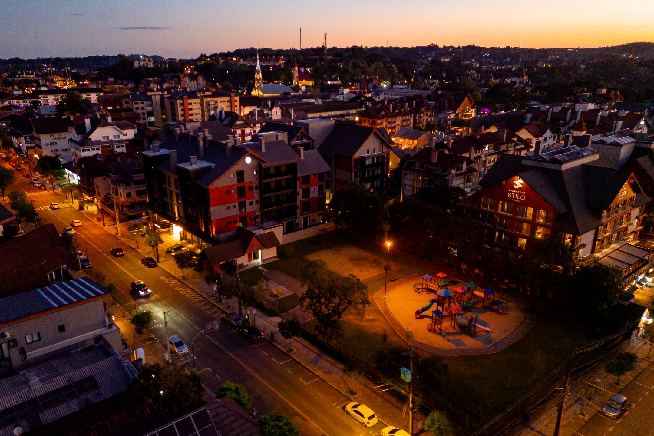 Apartamento 2 quartos sendo 2 suítes para venda no bairro Centro em Gramado