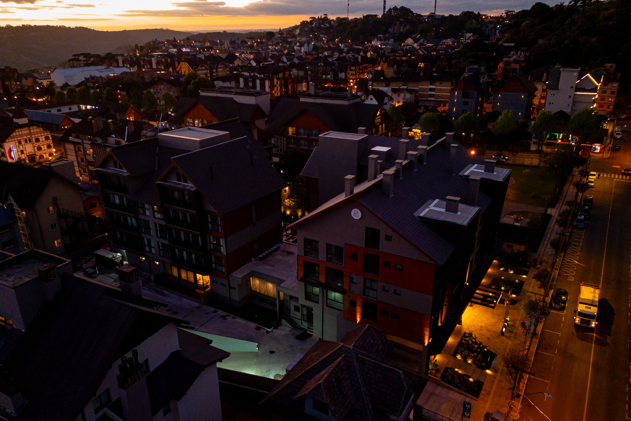 Apartamento 2 quartos sendo 2 suítes para venda no bairro Centro em Gramado