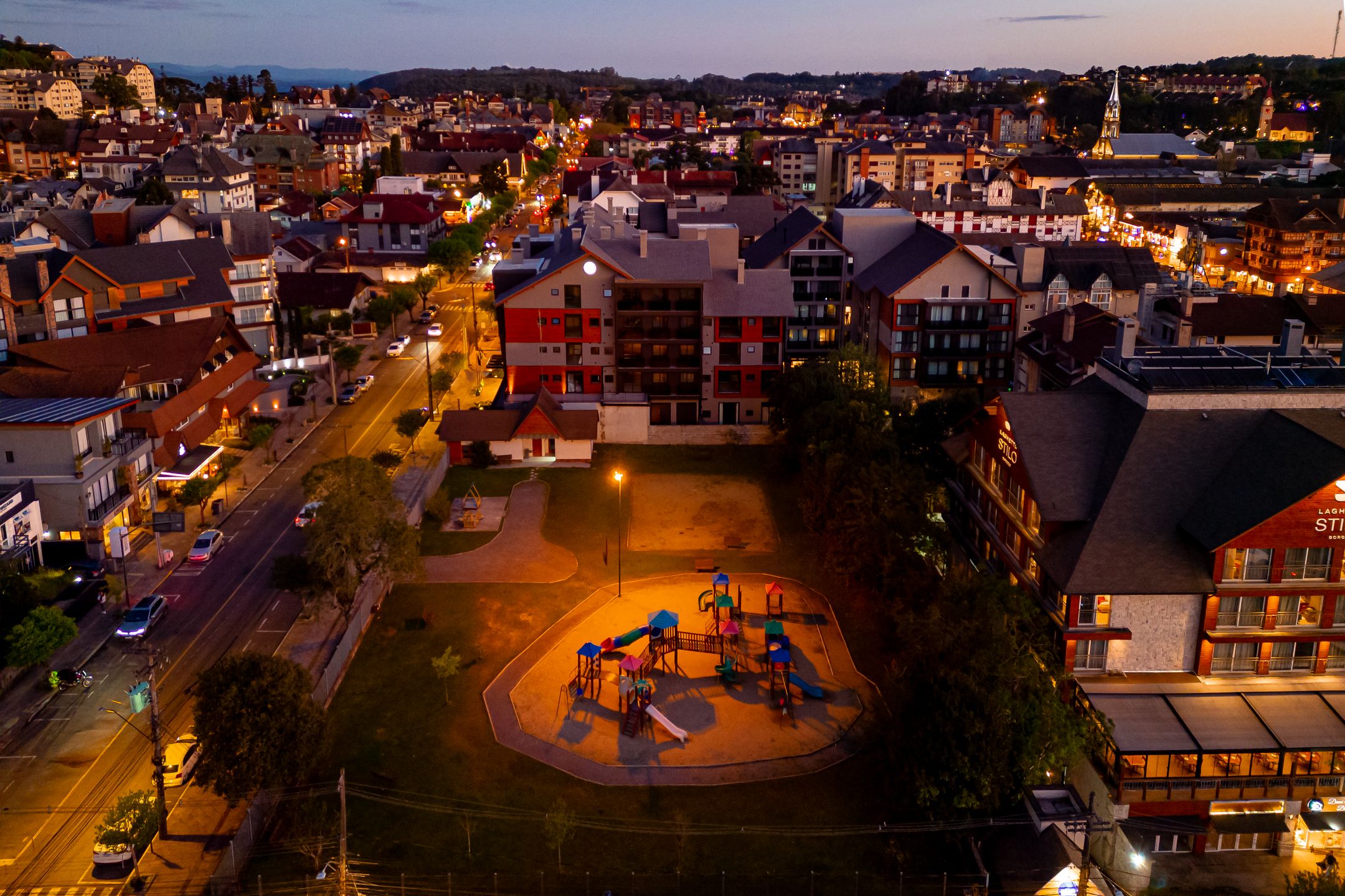 Apartamento 2 quartos sendo 2 suítes para venda no bairro Centro em Gramado